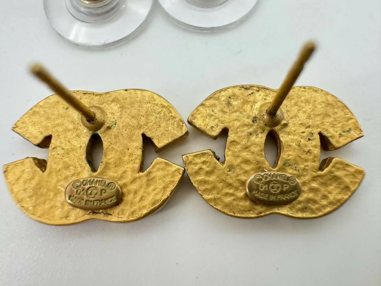 Chanel Vintage 01P Gold-plated Bright Gold CC Clip-on Earrings - Image 9