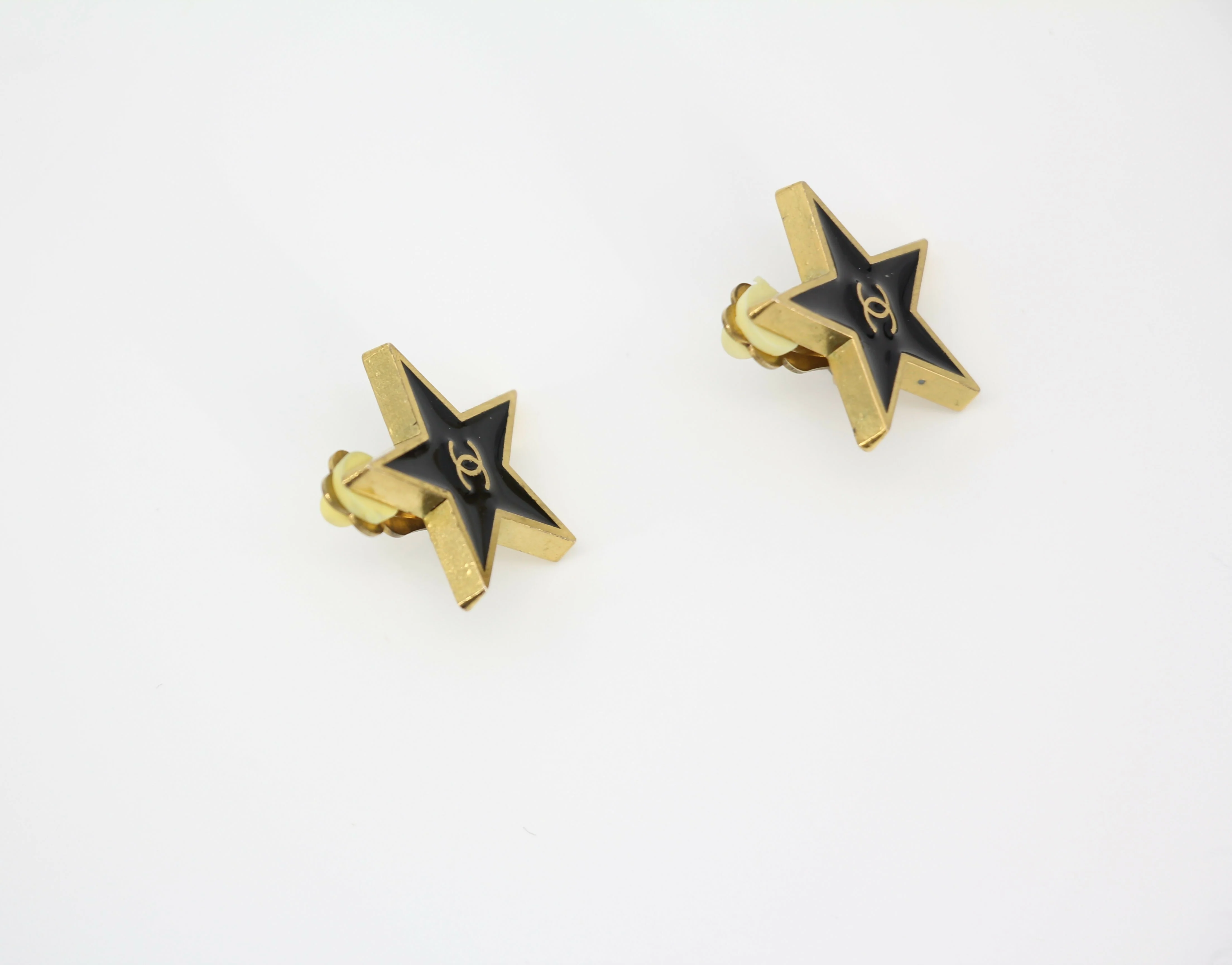 Chanel Vintage 01P Metal Black Star Shape CC Clip-on Earrings - Image 7