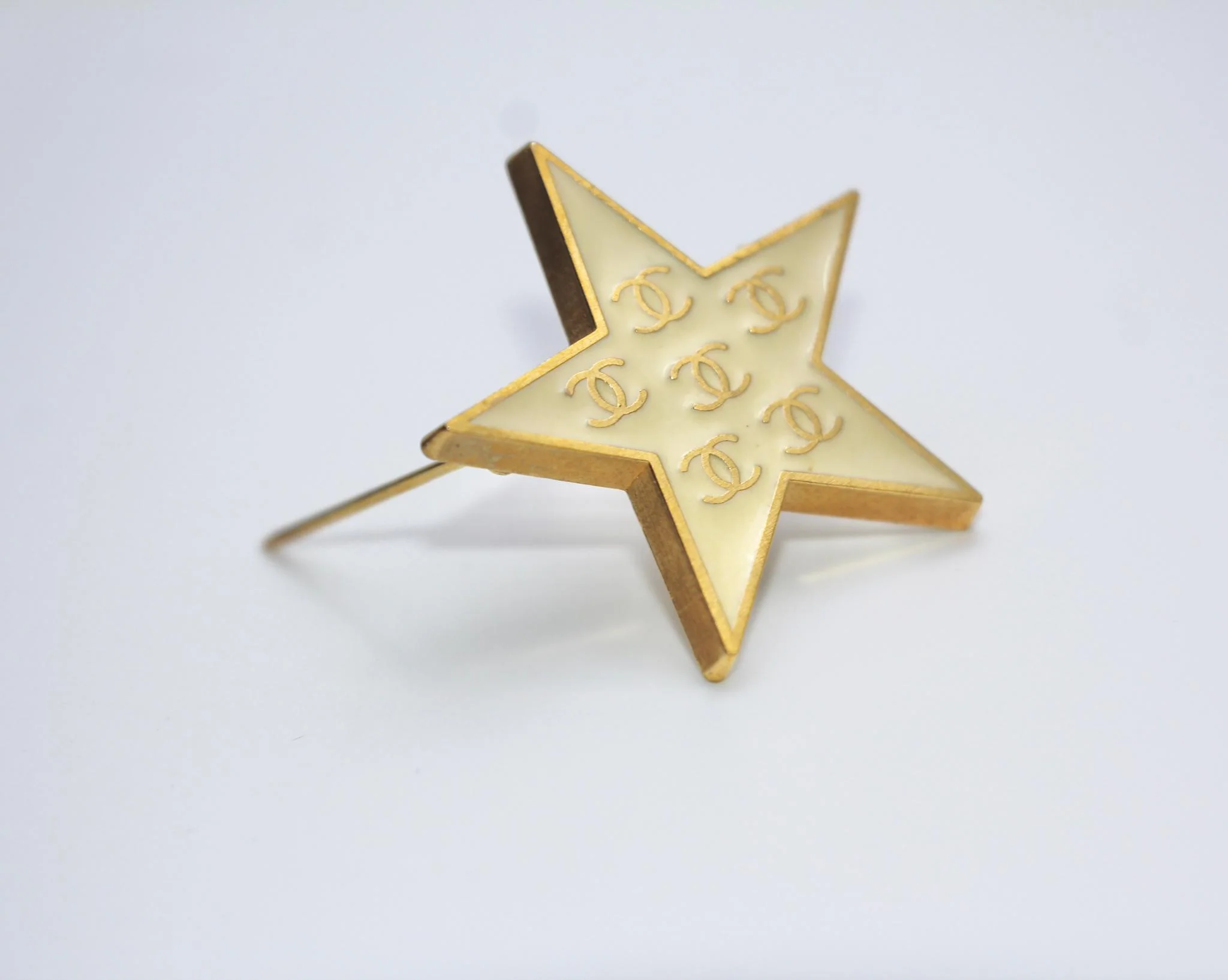 Chanel Vintage 01P Metal Yellow Star Brooch - Image 12
