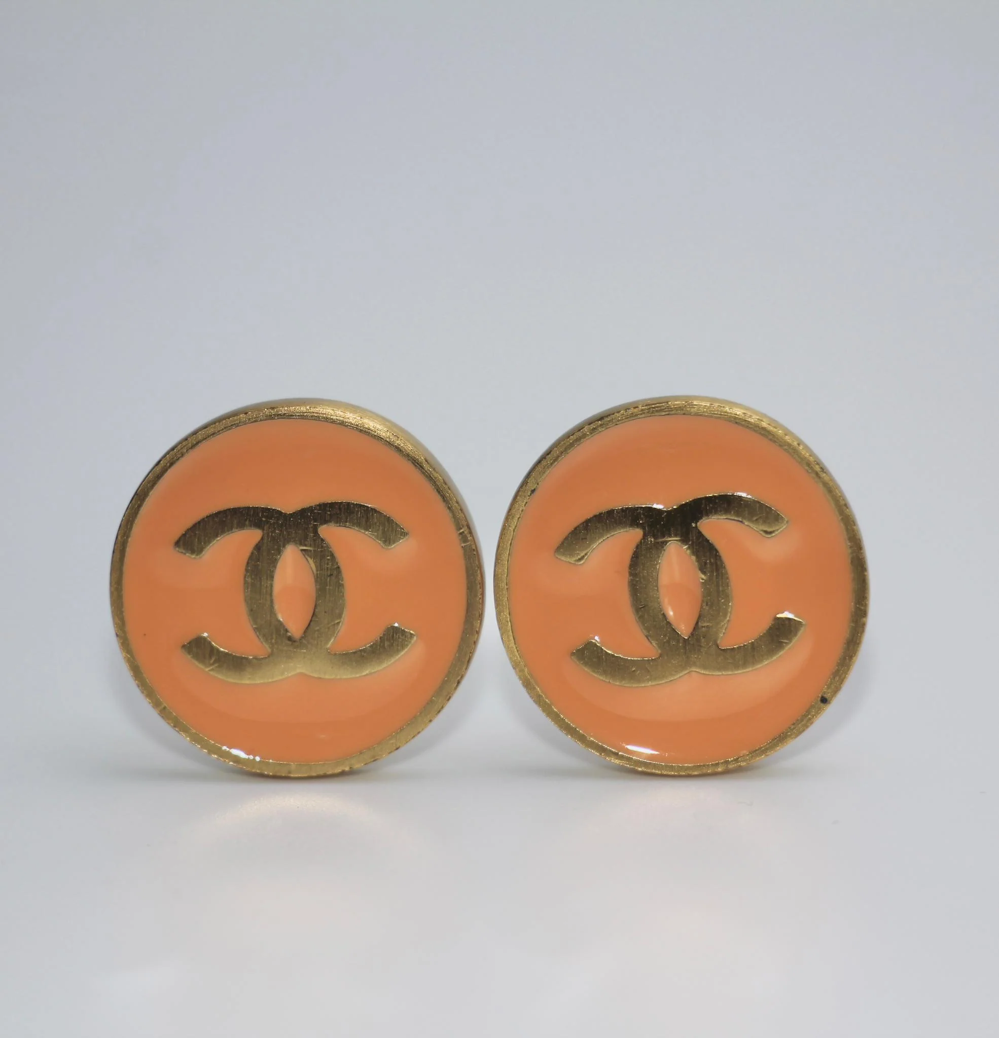 Chanel Vintage 01P Metallic Orange Round Cc Earrings - Image 2