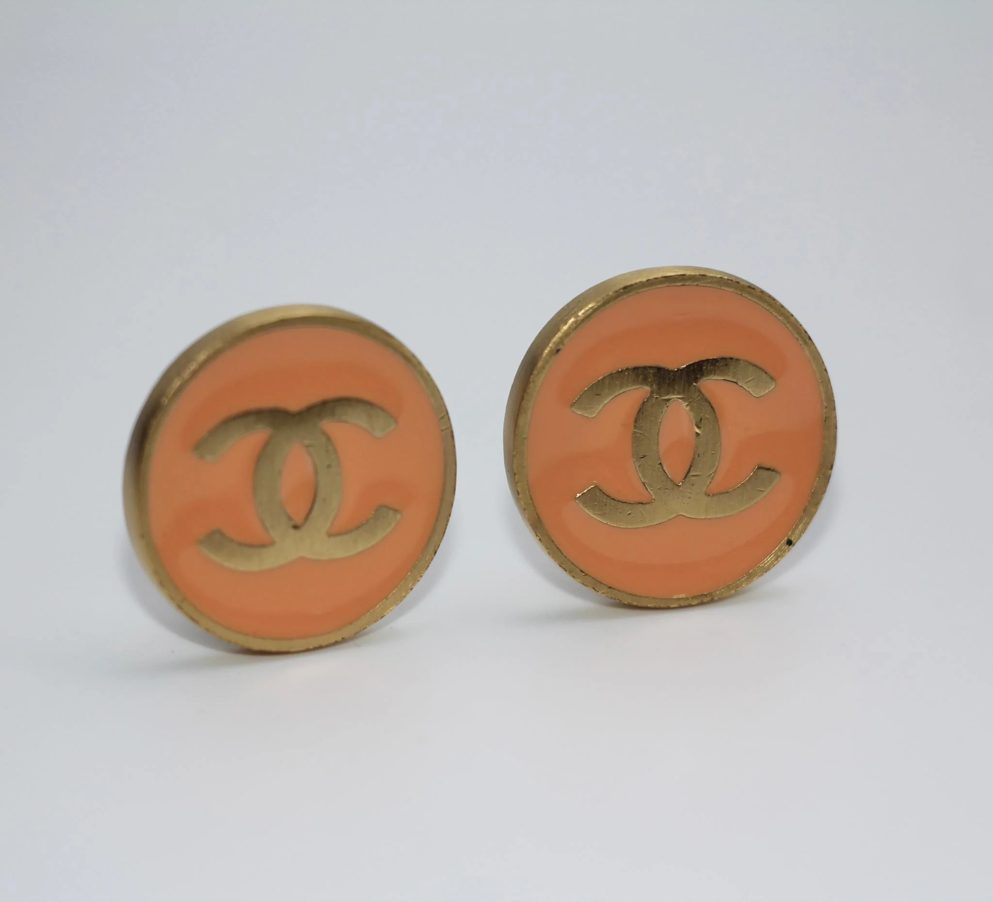 Chanel Vintage 01P Metallic Orange Round Cc Earrings - Image 4