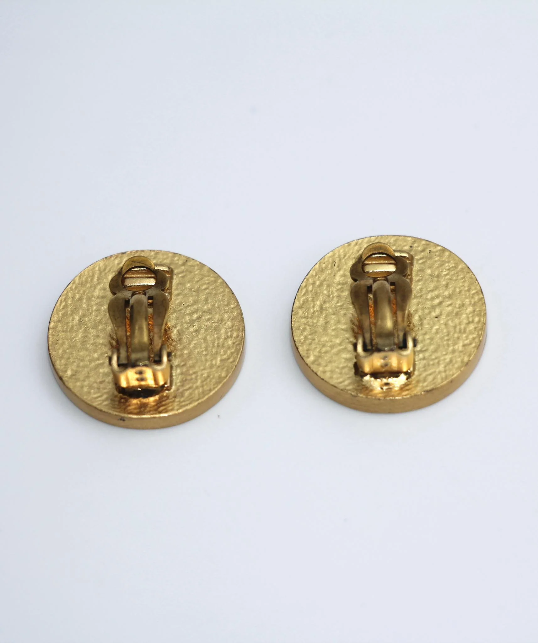 Chanel Vintage 01P Metallic Orange Round Cc Earrings - Image 7