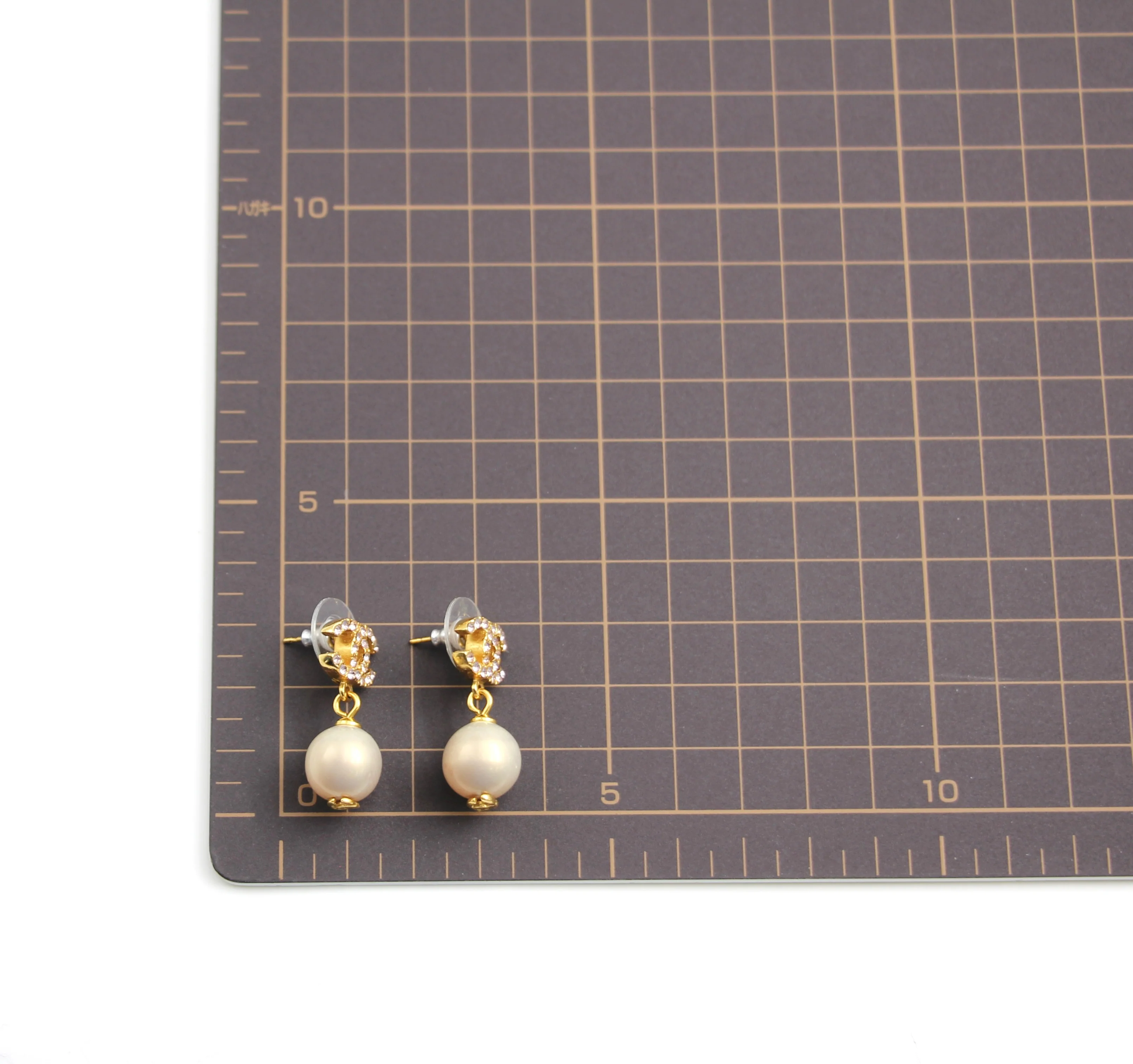 Chanel Vintage 01P Pink Rhinestone Imitation Pearl Drop Earrings - Image 10