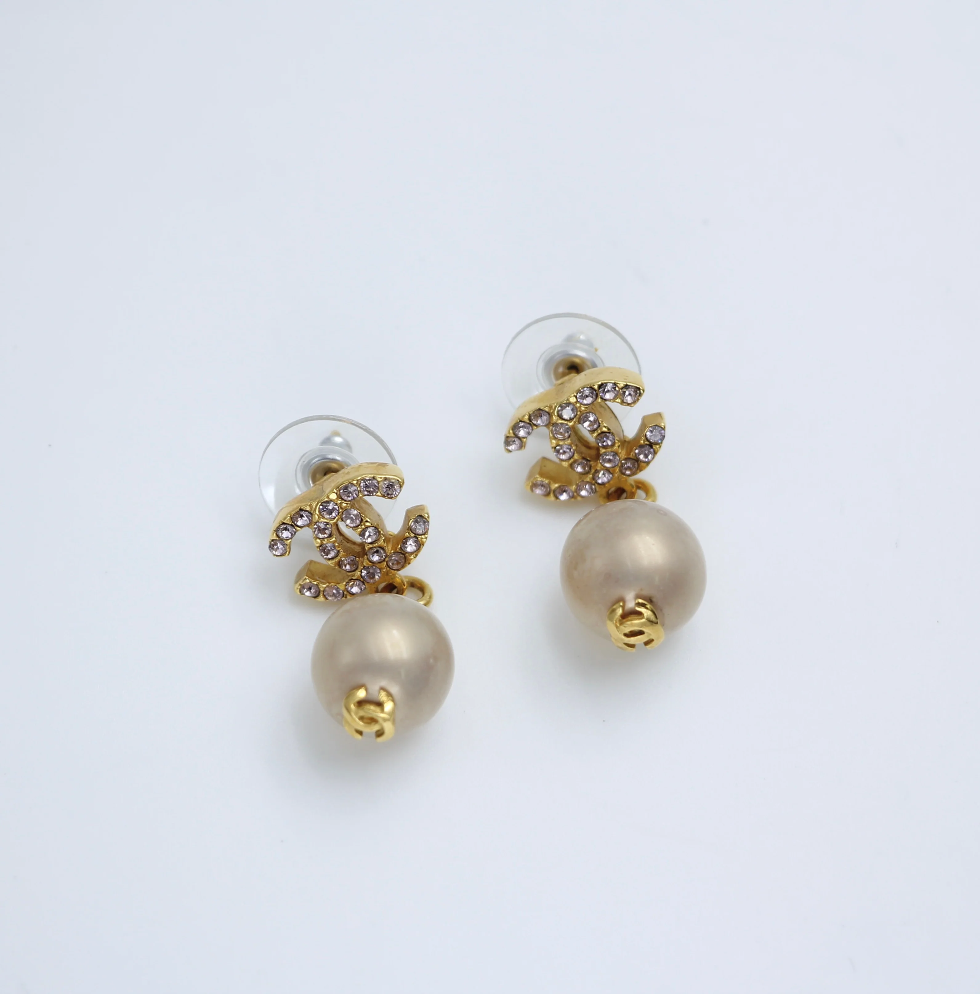 Chanel Vintage 01P Pink Rhinestone Imitation Pearl Drop Earrings - Image 3
