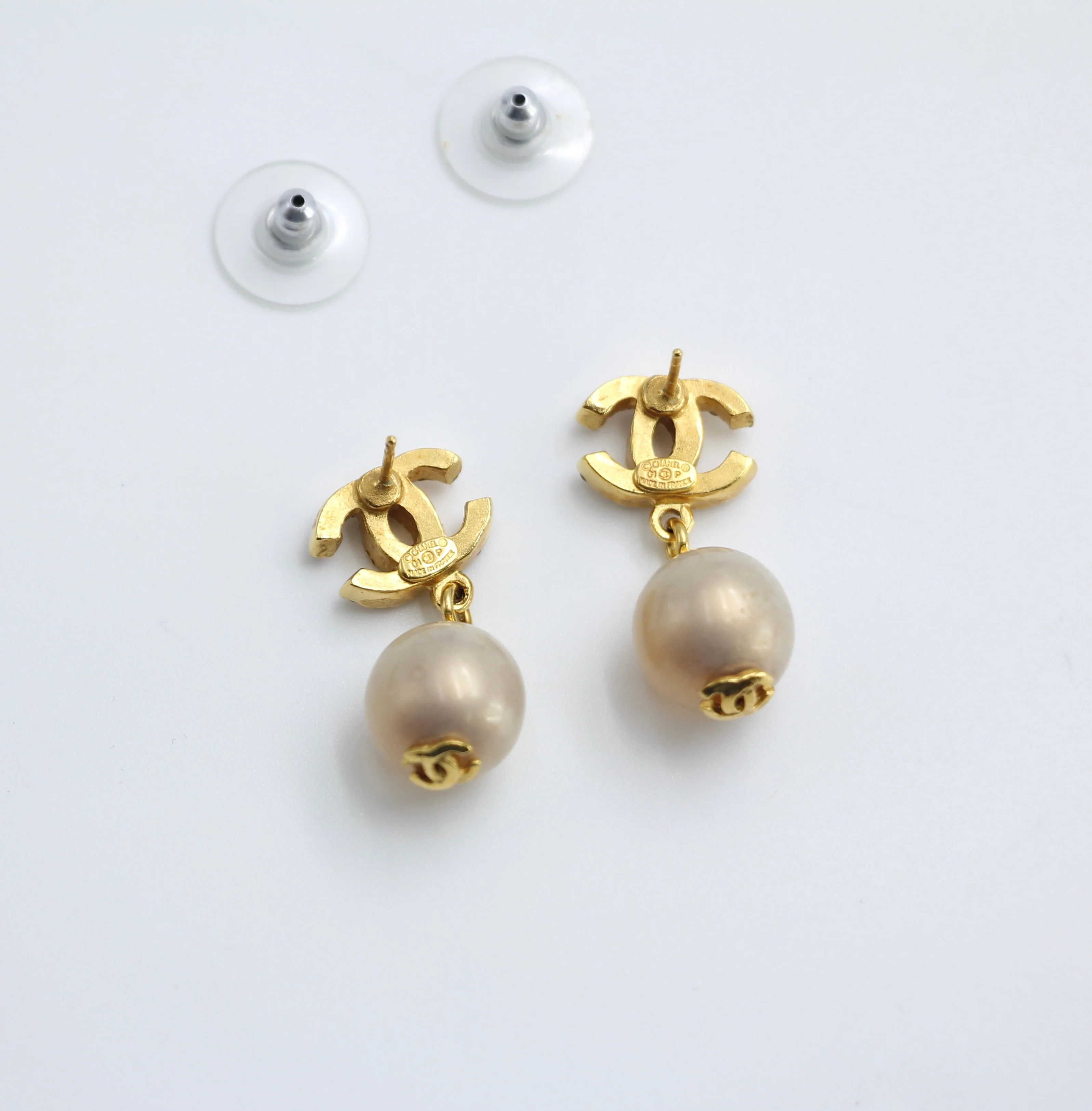Chanel Vintage 01P Pink Rhinestone Imitation Pearl Drop Earrings - Image 5