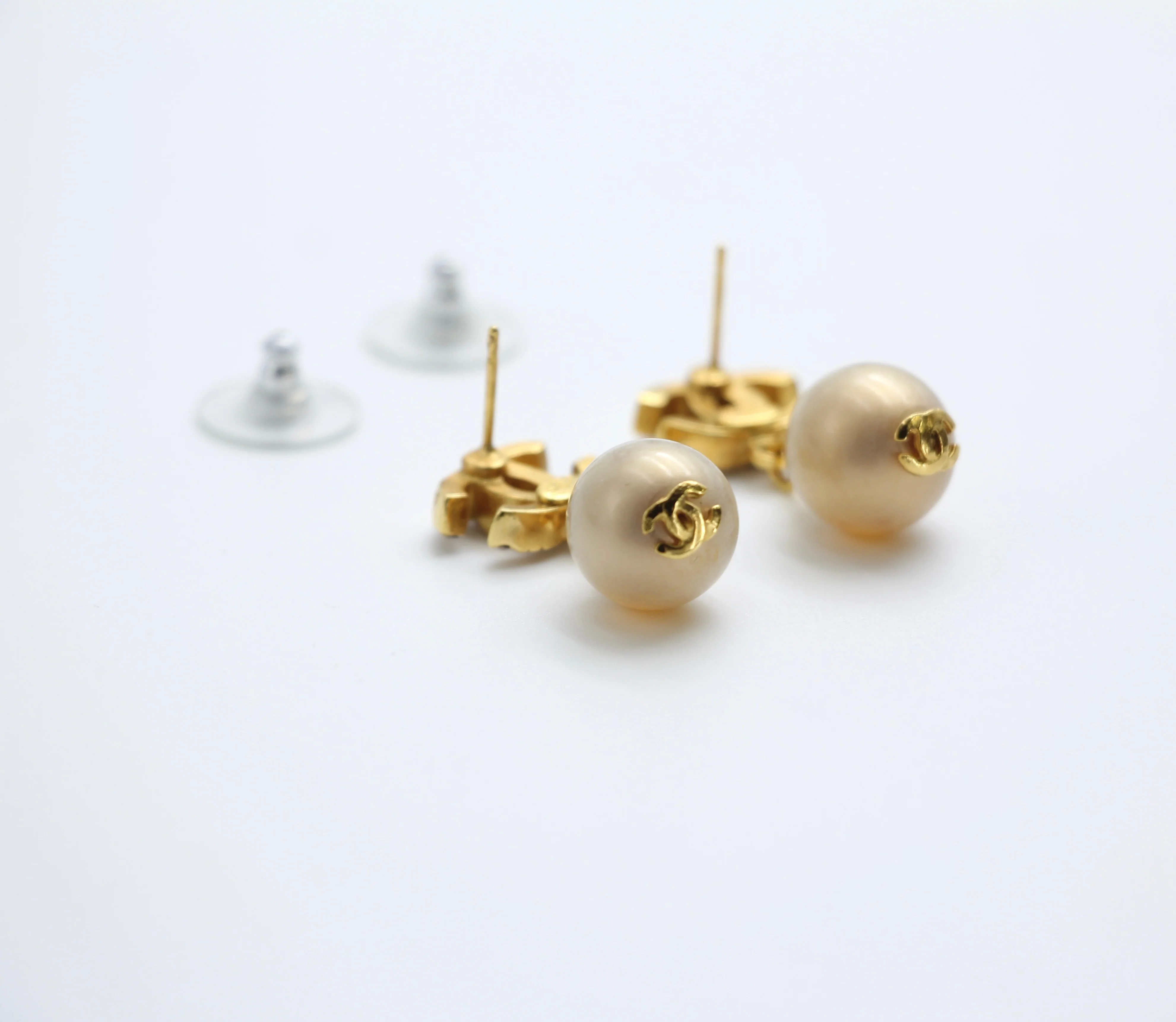 Chanel Vintage 01P Pink Rhinestone Imitation Pearl Drop Earrings - Image 6