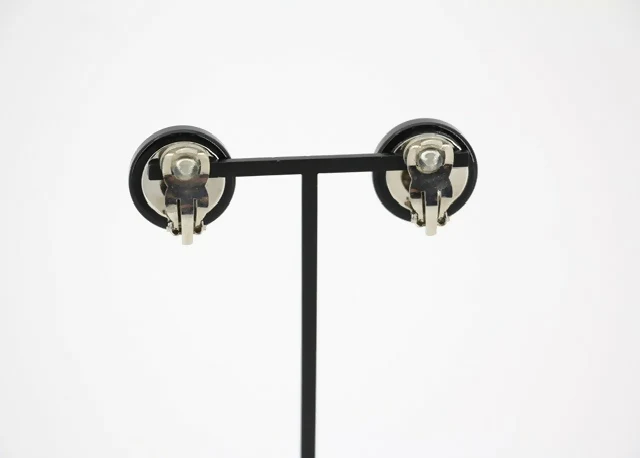 Chanel Vintage 01P Resin Black Hoop Mirror Clip-on Earrings - Image 3