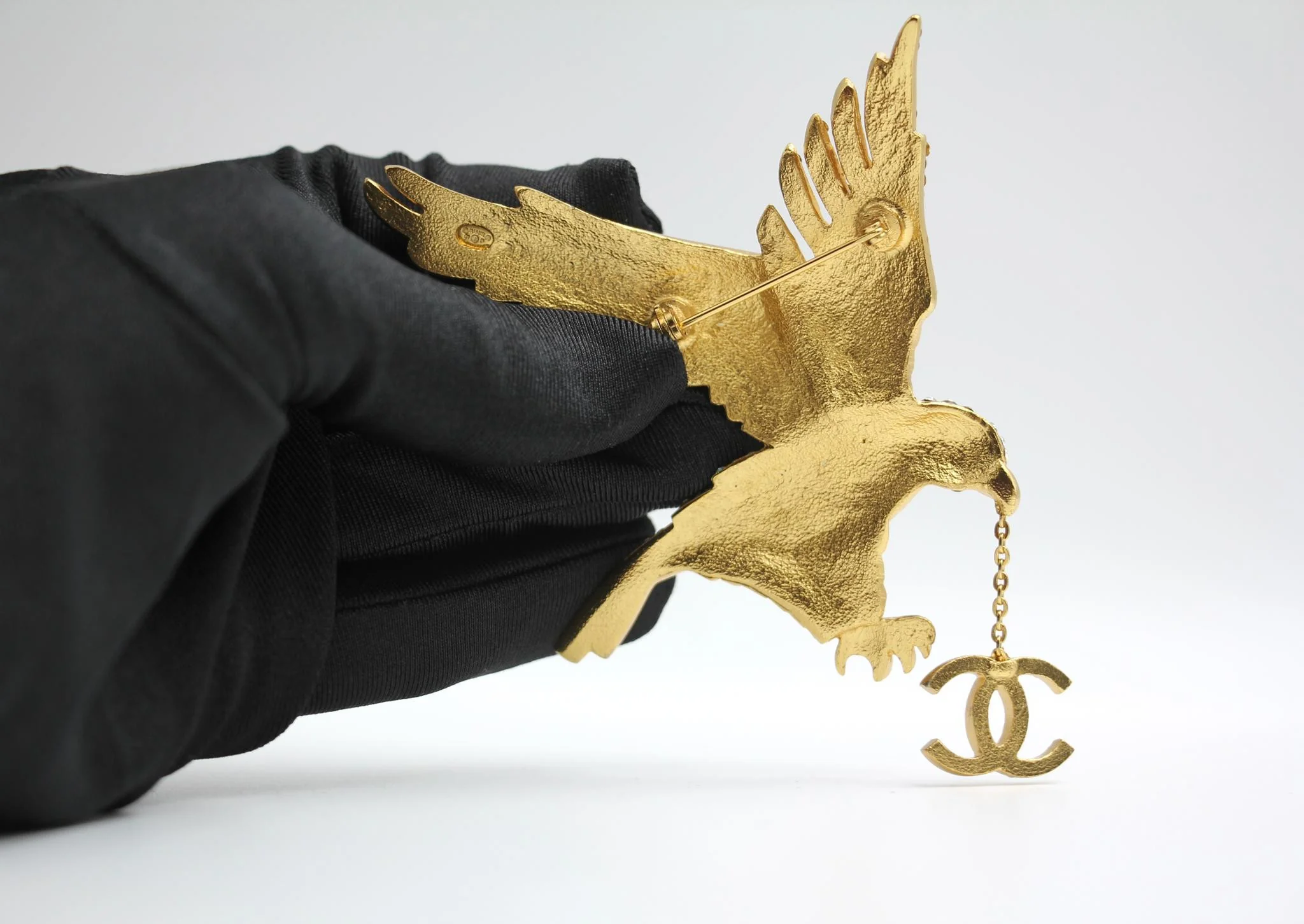 Chanel Vintage 01P Rhinestone Eagle Large Brooch - Image 12