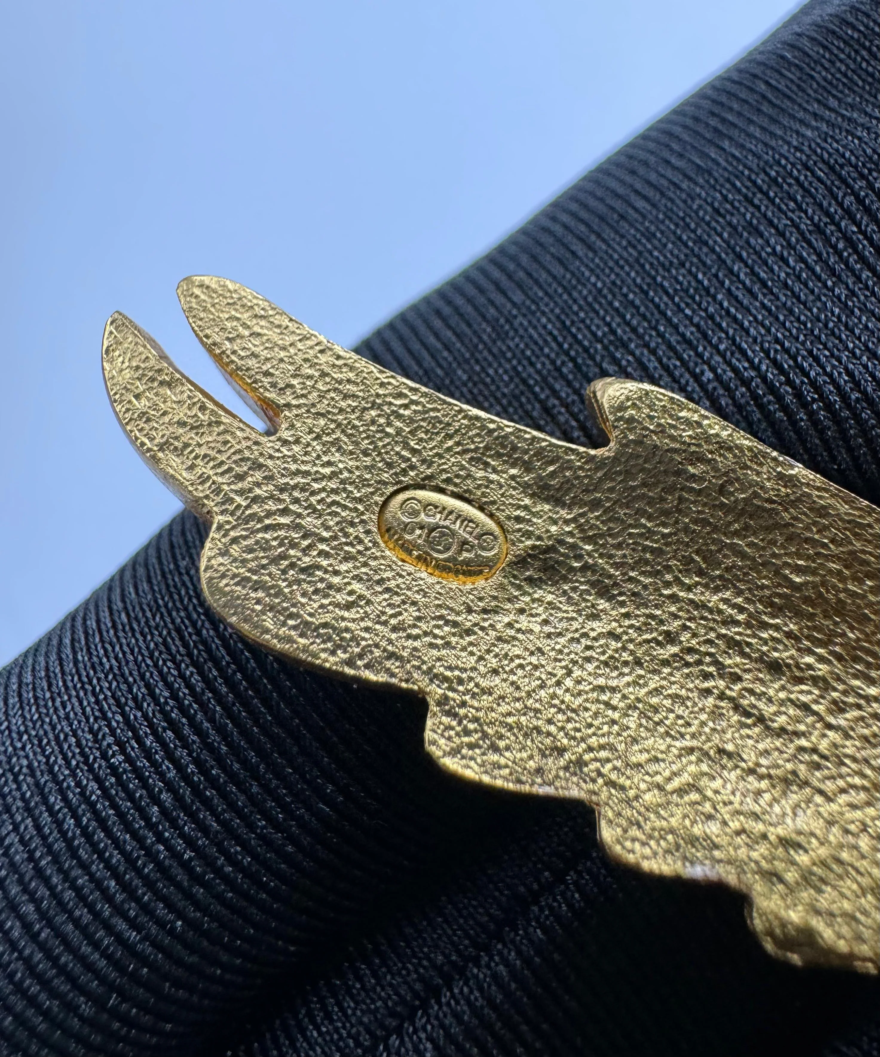 Chanel Vintage 01P Rhinestone Eagle Large Brooch - Image 14