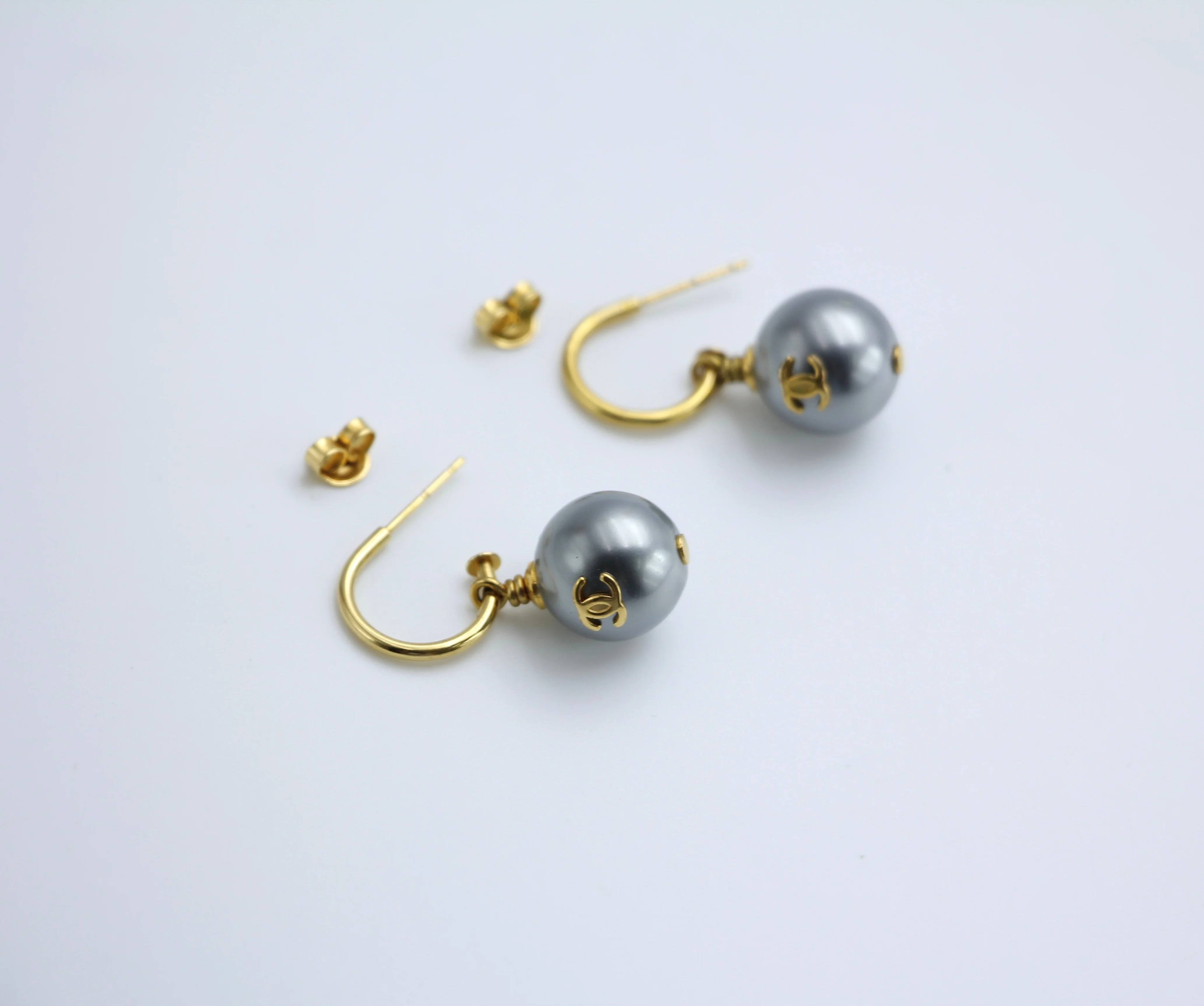 Chanel Vintage 2002 Imitation Pearl Gray Wave Dangle Earrings 1 - Image 6