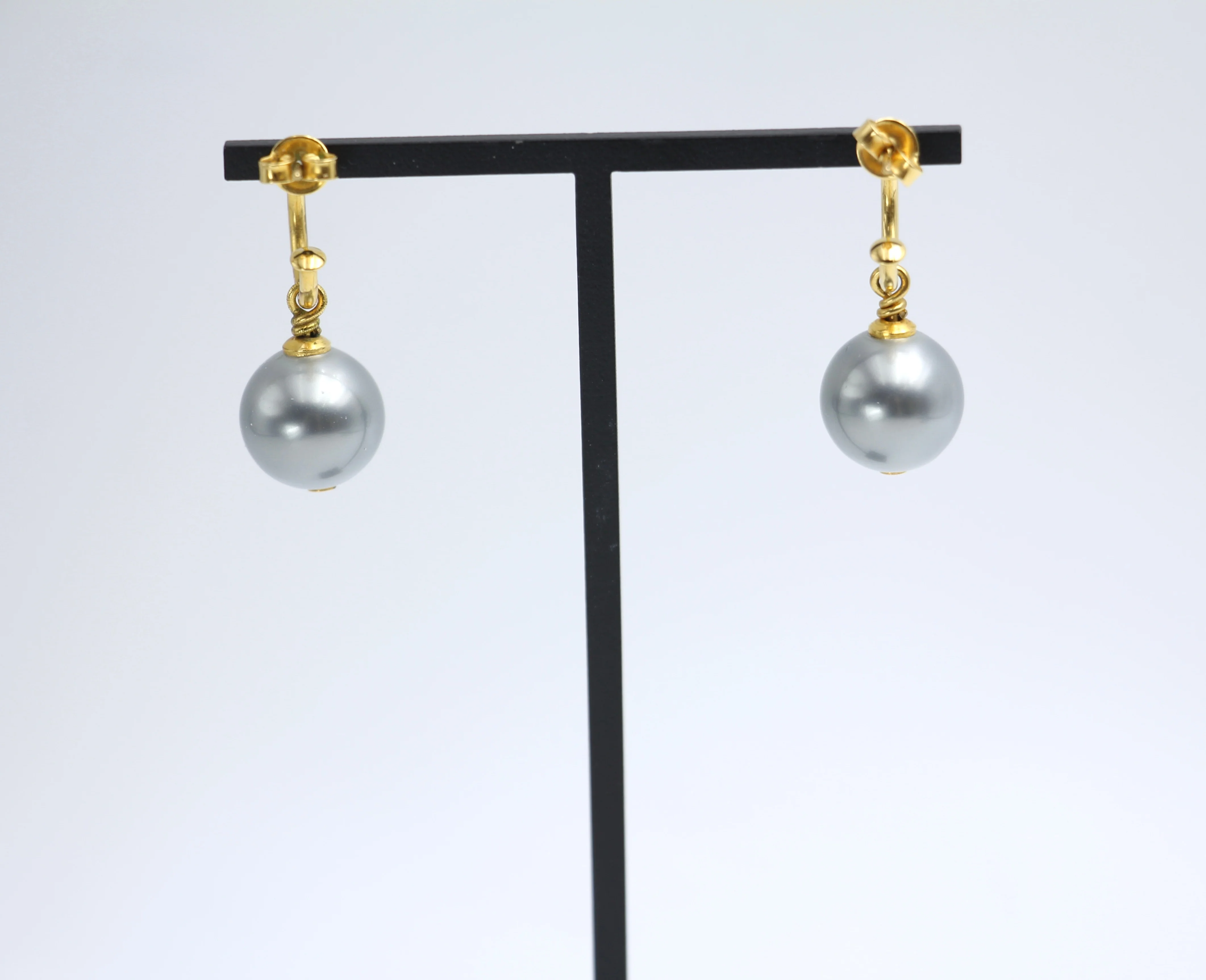 Chanel Vintage 2002 Imitation Pearl Gray Wave Dangle Earrings 1 - Image 9