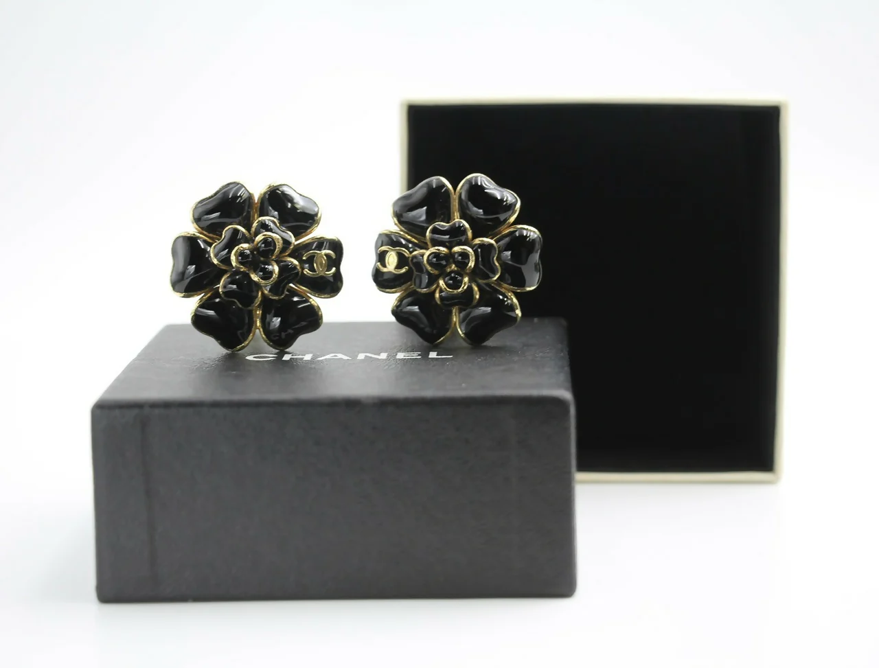Chanel Vintage 02A Gripoix Shiny Black Large Camellia Clip-on Earrings