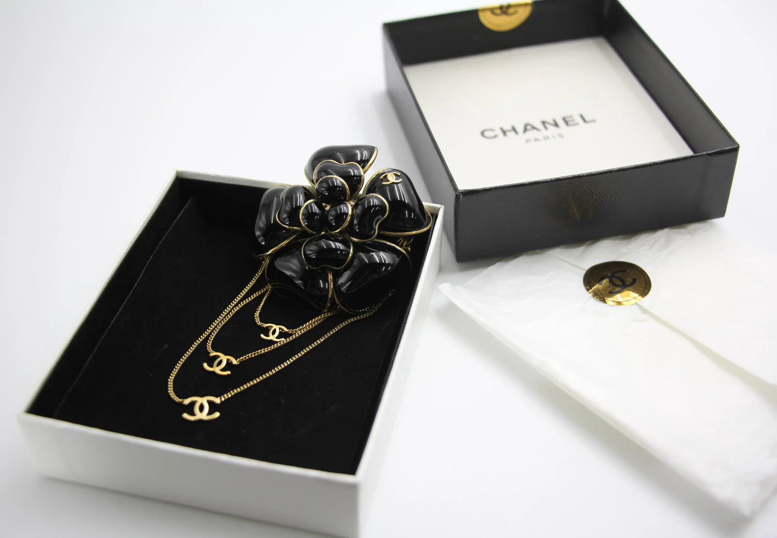 Chanel Vintage 02A Imitation Pearl Black Camellia Three Cc Brooch - Image 11