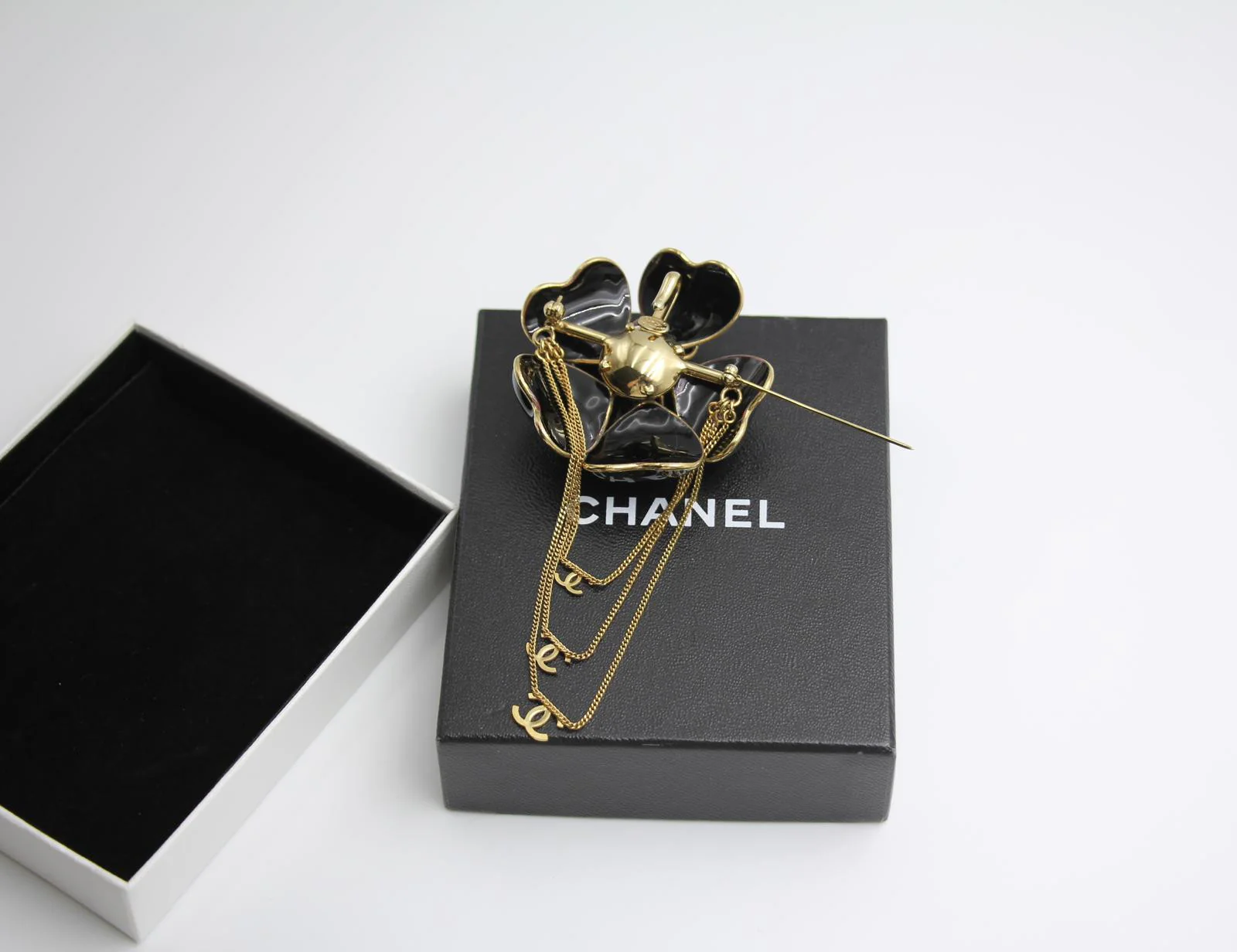 Chanel Vintage 02A Imitation Pearl Black Camellia Three Cc Brooch - Image 12