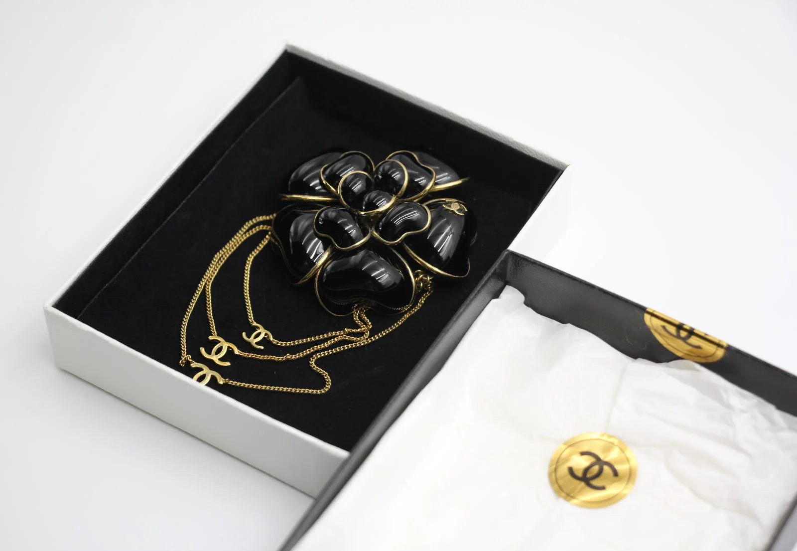 Chanel Vintage 02A Imitation Pearl Black Camellia Three Cc Brooch - Image 4