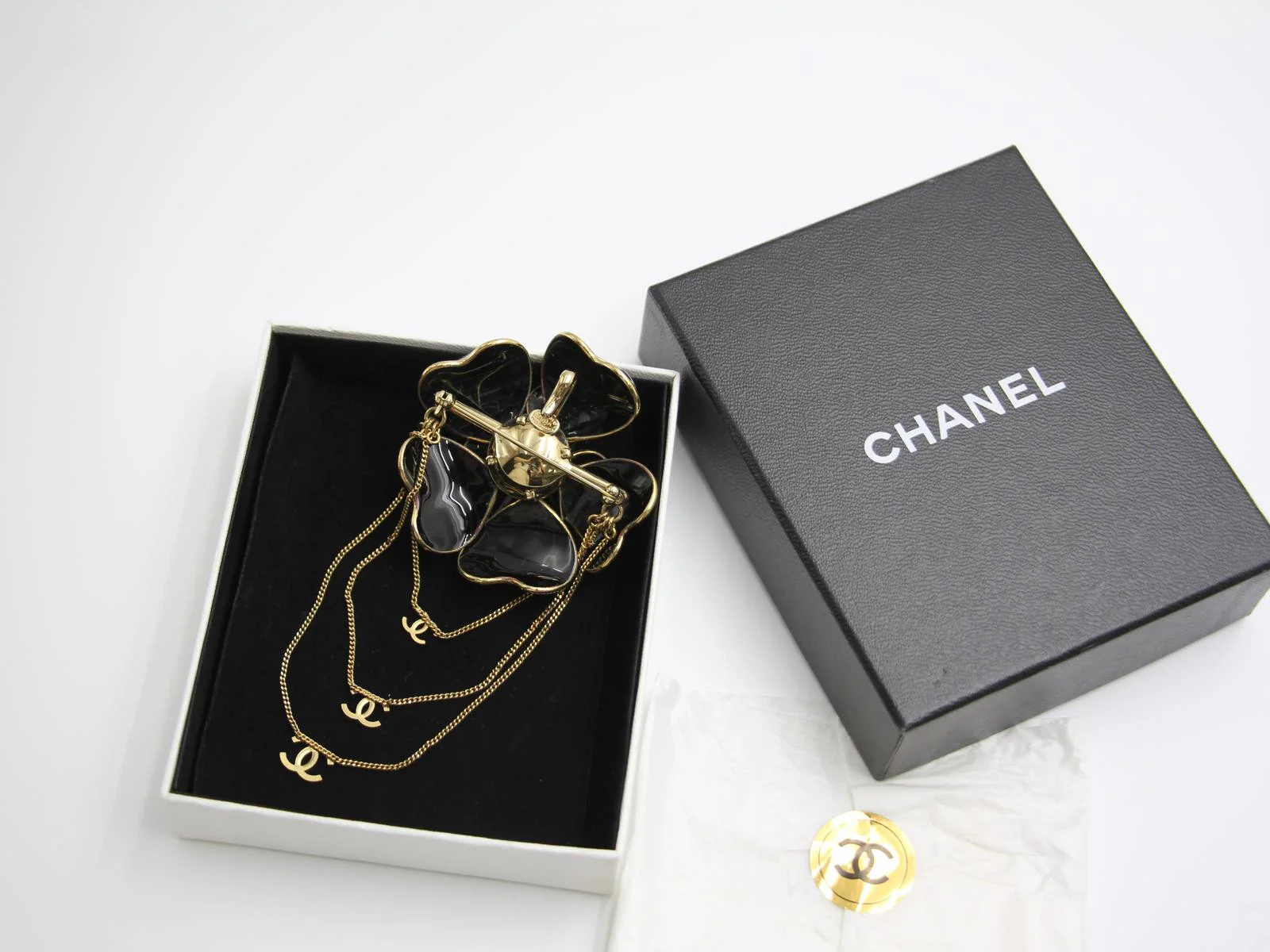 Chanel Vintage 02A Imitation Pearl Black Camellia Three Cc Brooch - Image 9