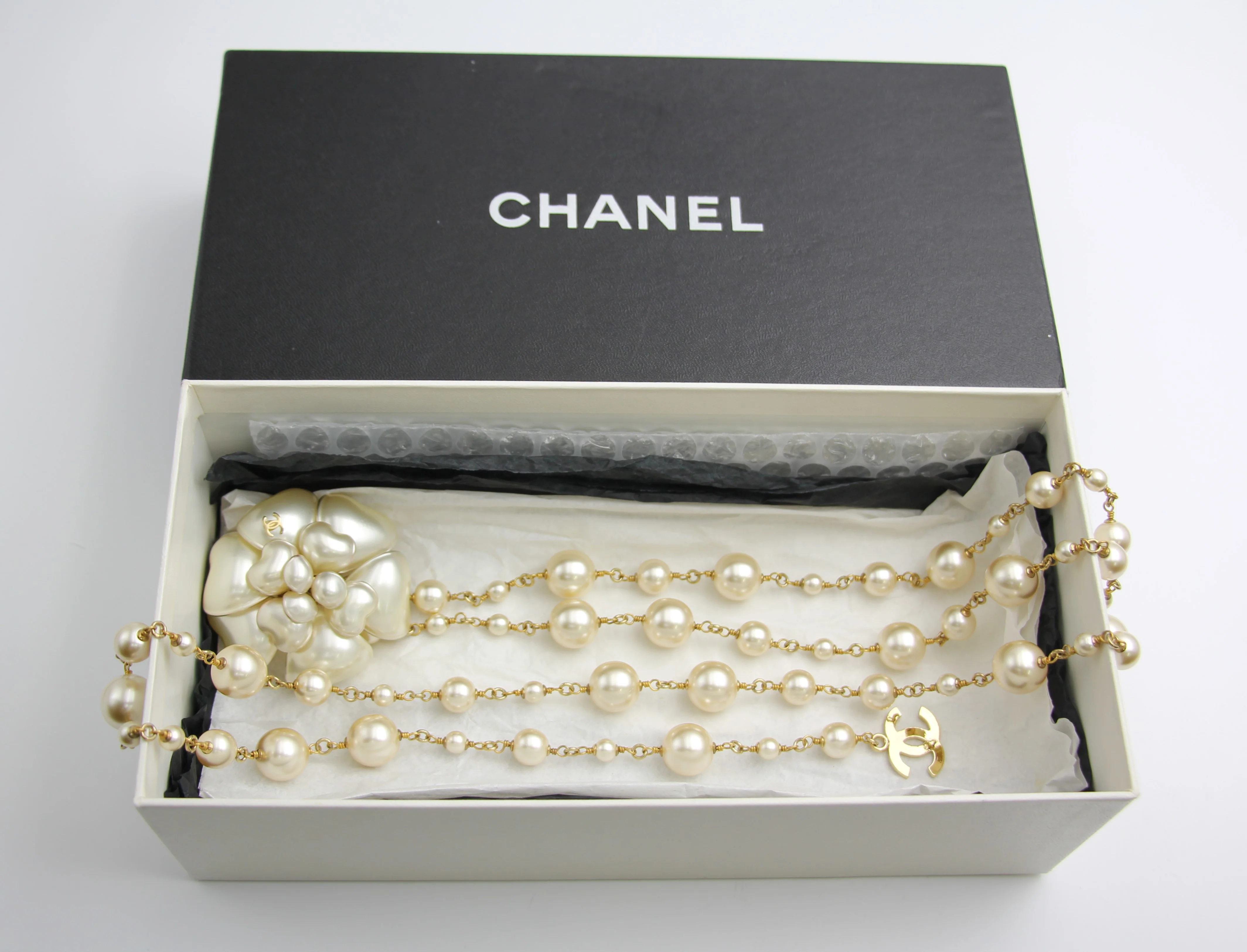 Chanel Vintage 02A Pearl Camellia Waist Chain