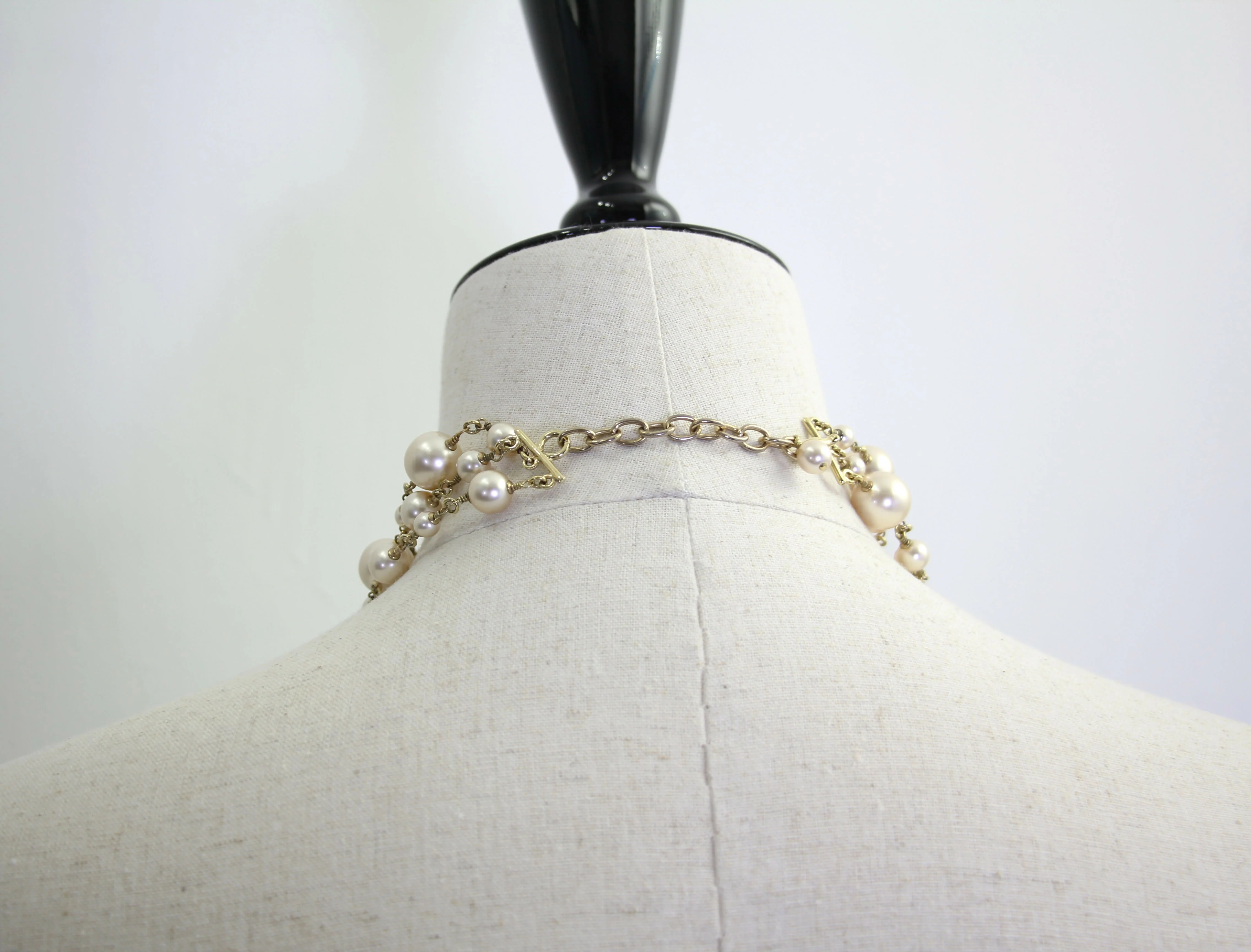 Chanel Vintage 02A Imitation Pearl White Camellia Long Necklace - Image 7