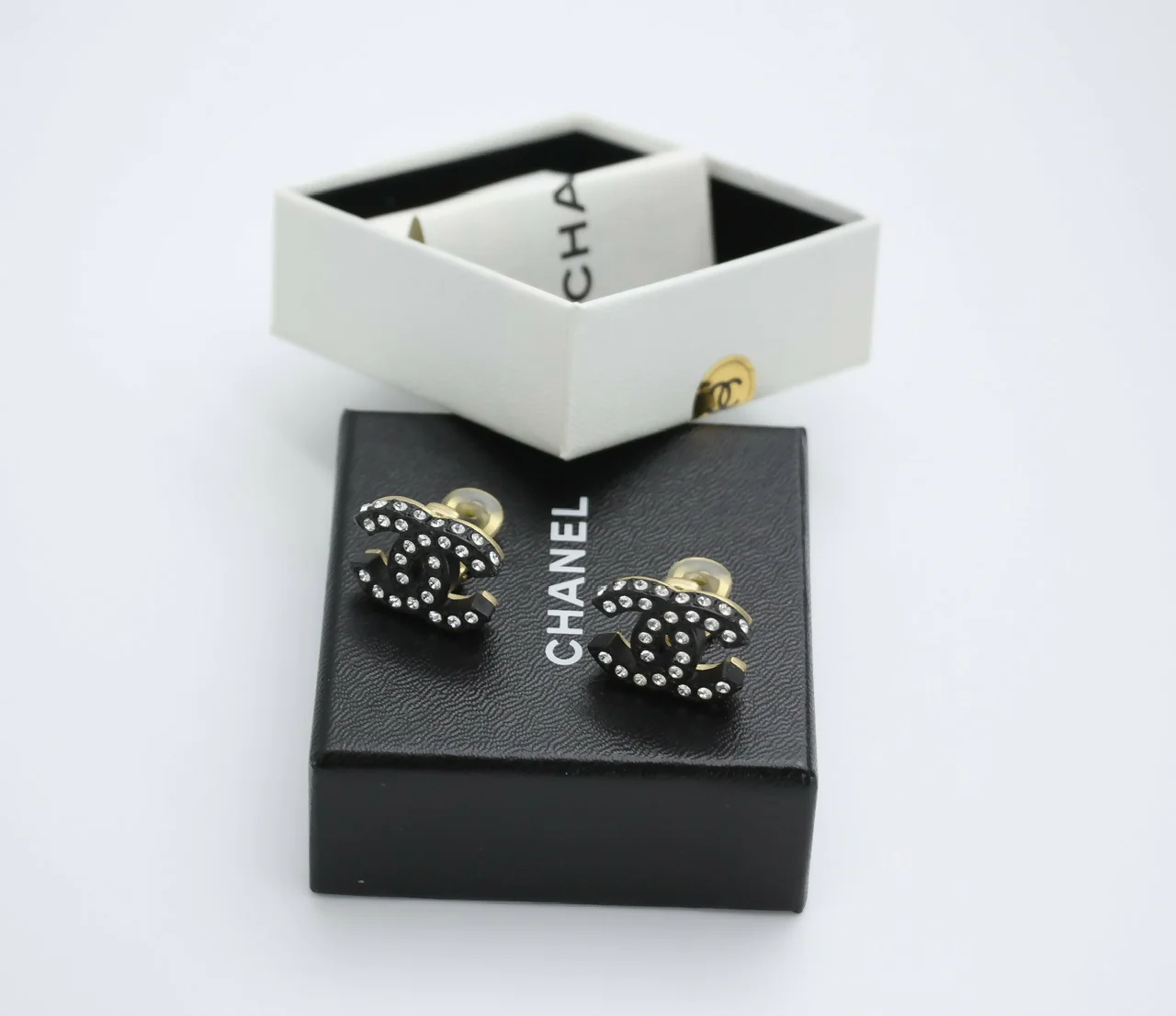 Chanel Vintage 02A Rhinestone Black CC Logo Clip-on Earrings - Image 2