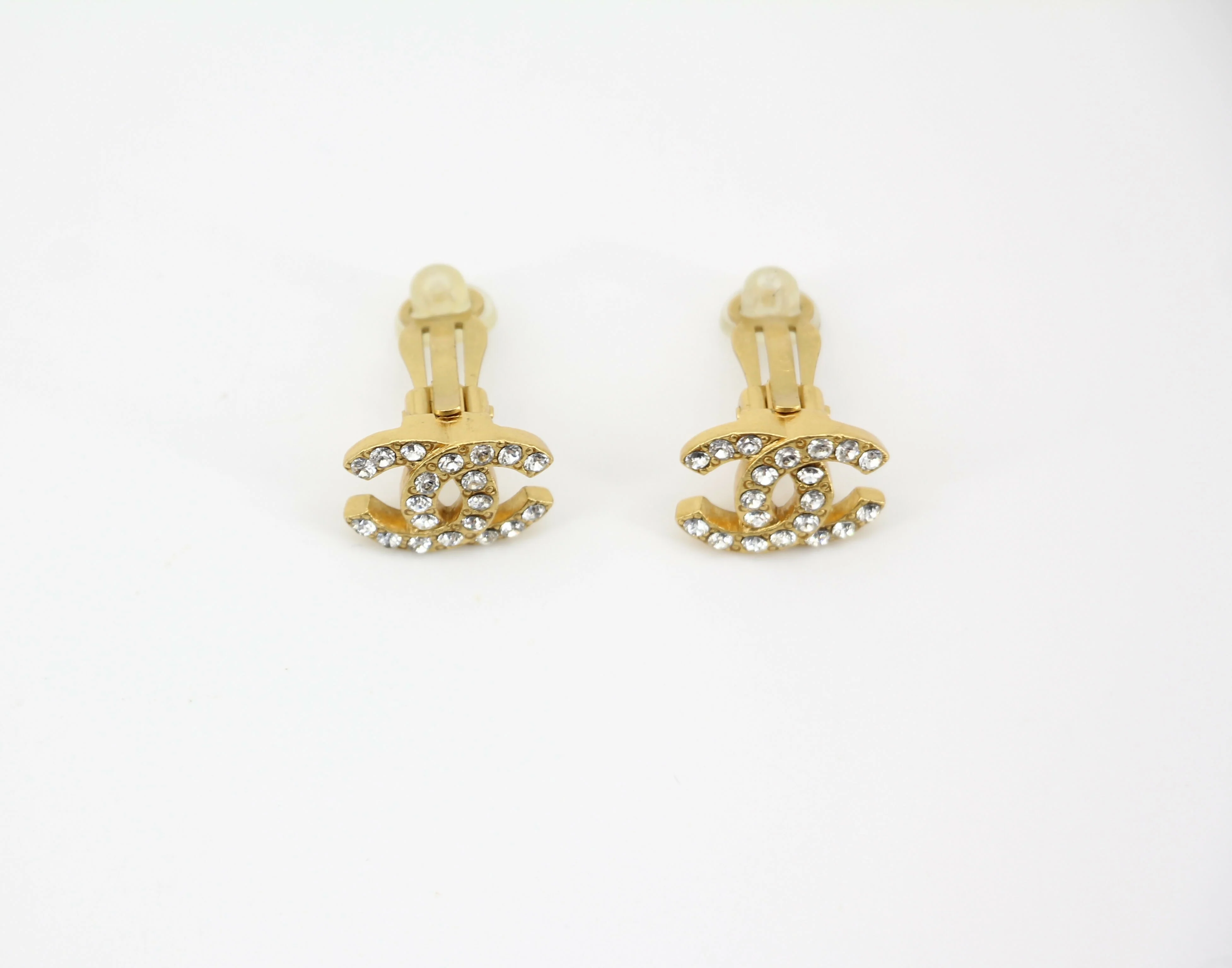 Chanel Vintage 02A Rhinestone Gold-plated CC Mark Clip-on Earrings - Image 6