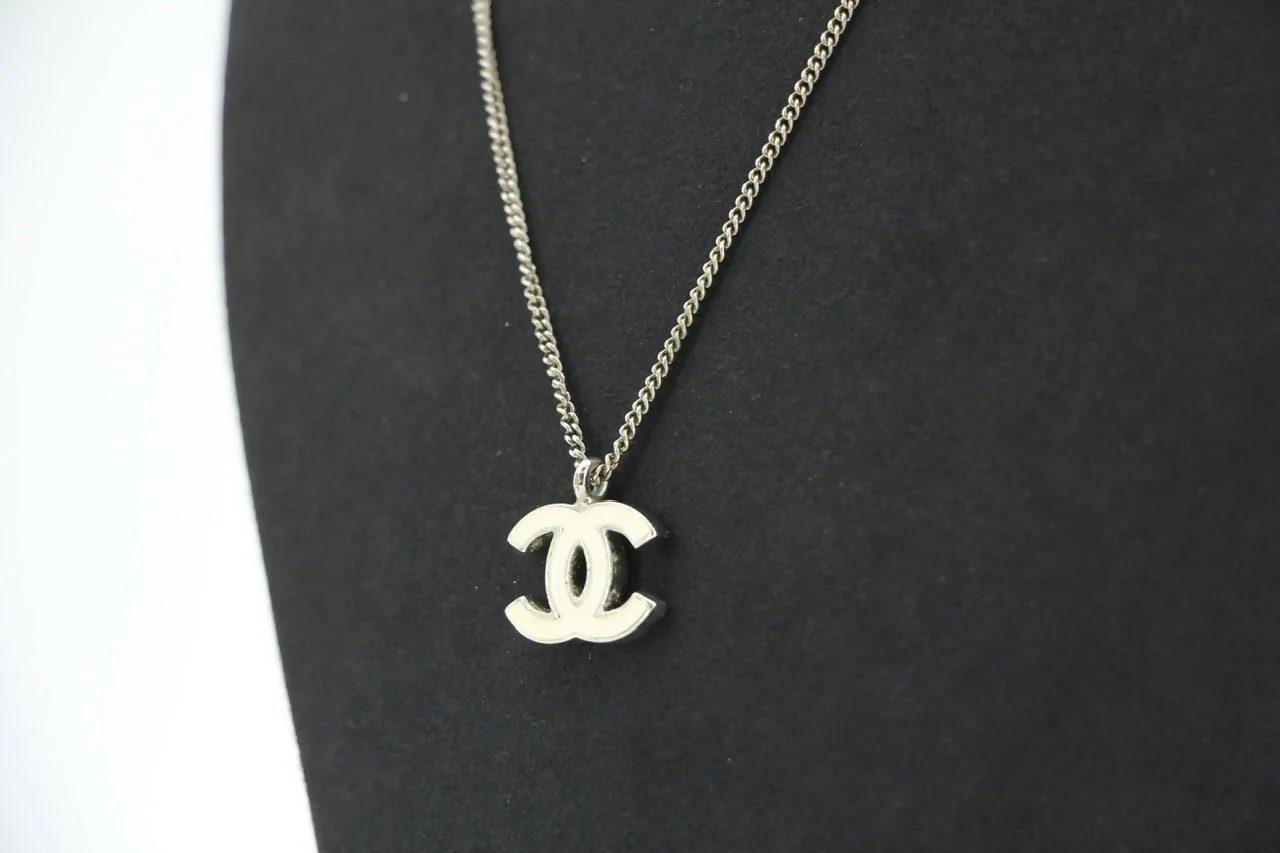 Chanel Vintage 02C Enamel White CC Necklace - Image 3