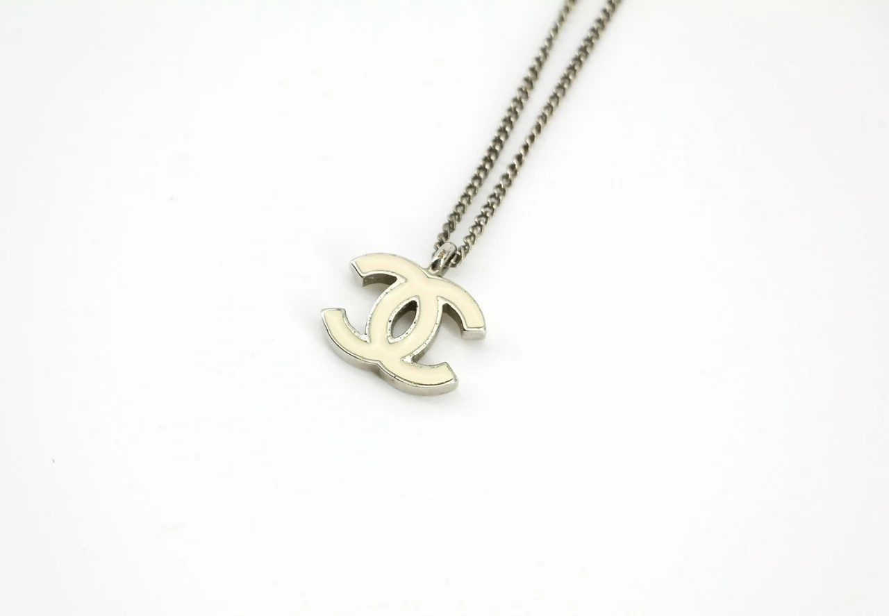 Chanel Vintage 02C Enamel White CC Necklace - Image 8