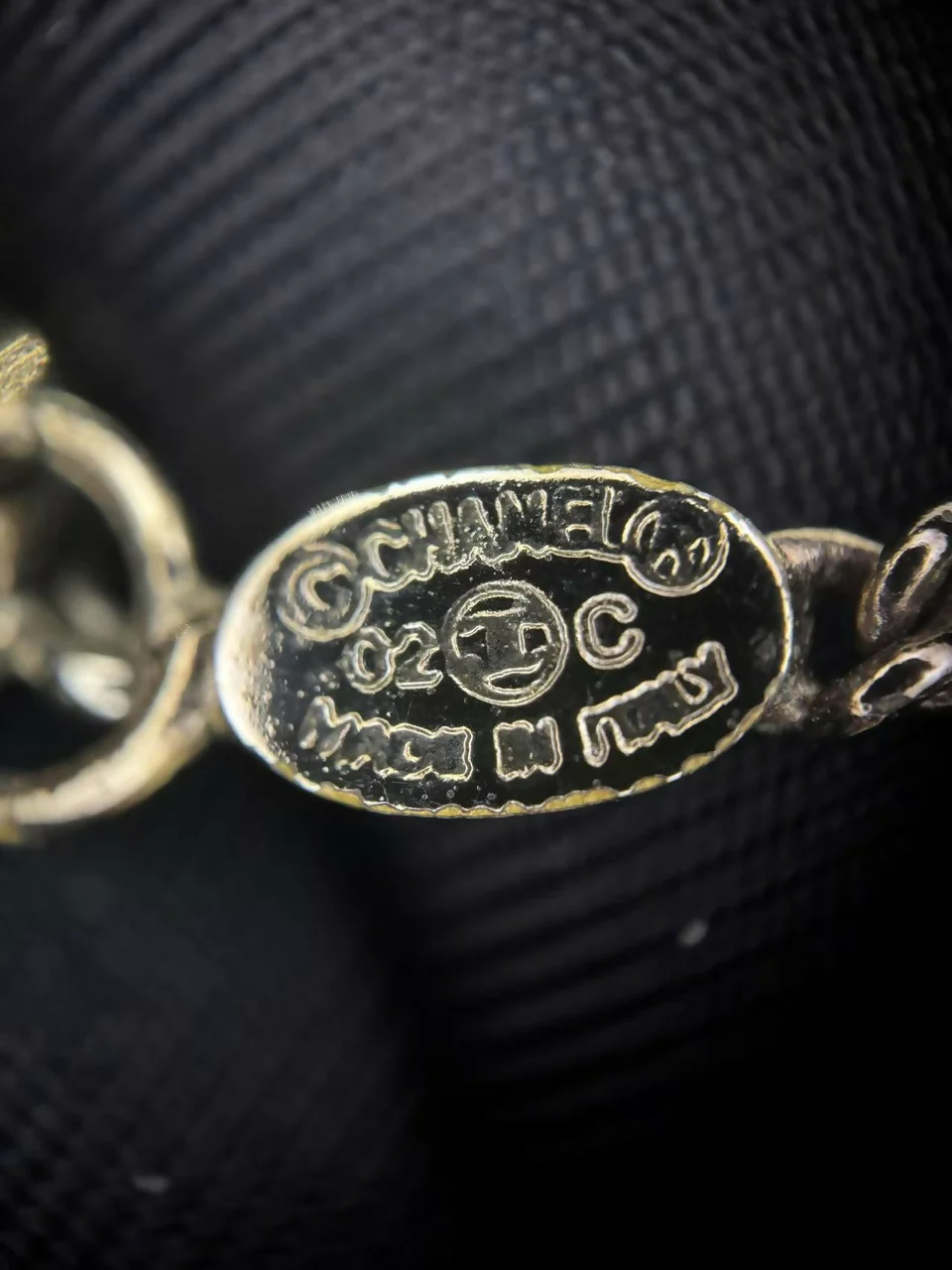 Chanel Vintage 02C Enamel White CC Necklace - Image 9