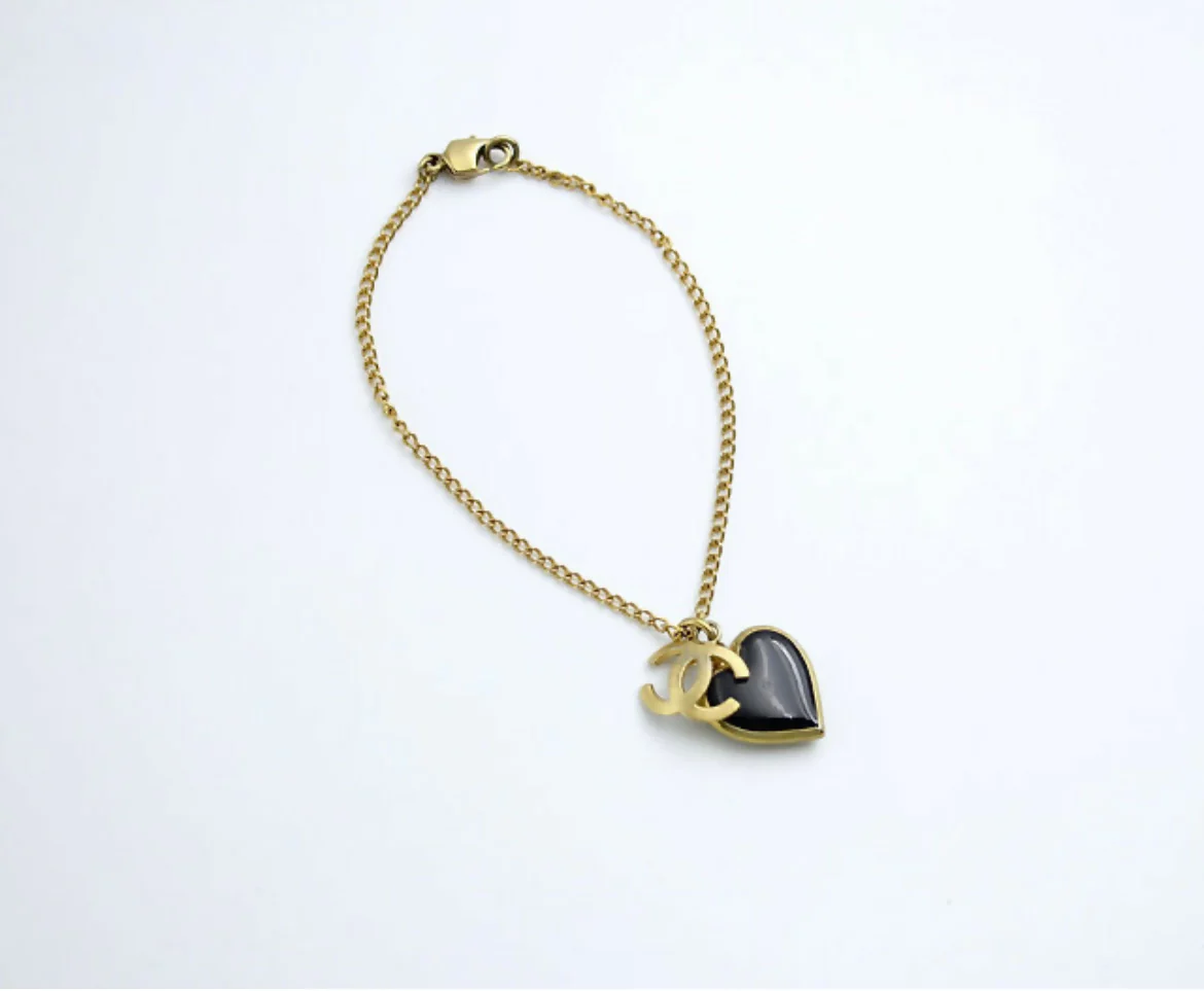 Chanel Vintage 02P Enamel Black Heart CC Bracelet - Image 7
