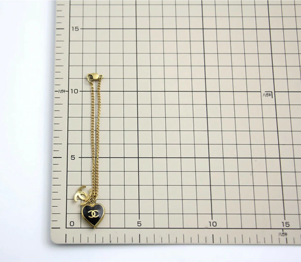 Chanel Vintage 02P Enamel Black Heart CC Bracelet - Image 9