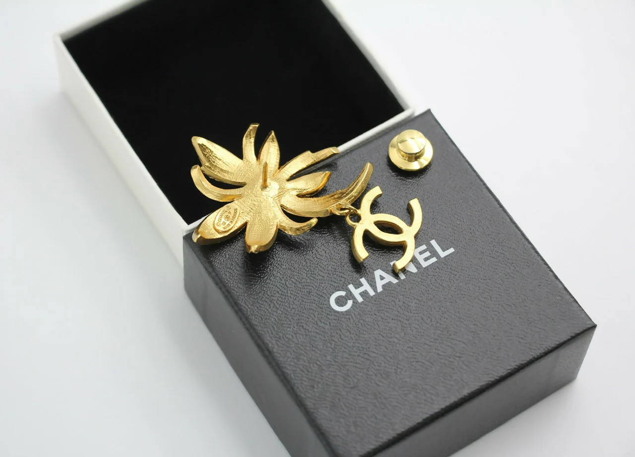 Chanel Vintage 02P Rhinestone Pink Silver Palm Tree Brooch - Image 6