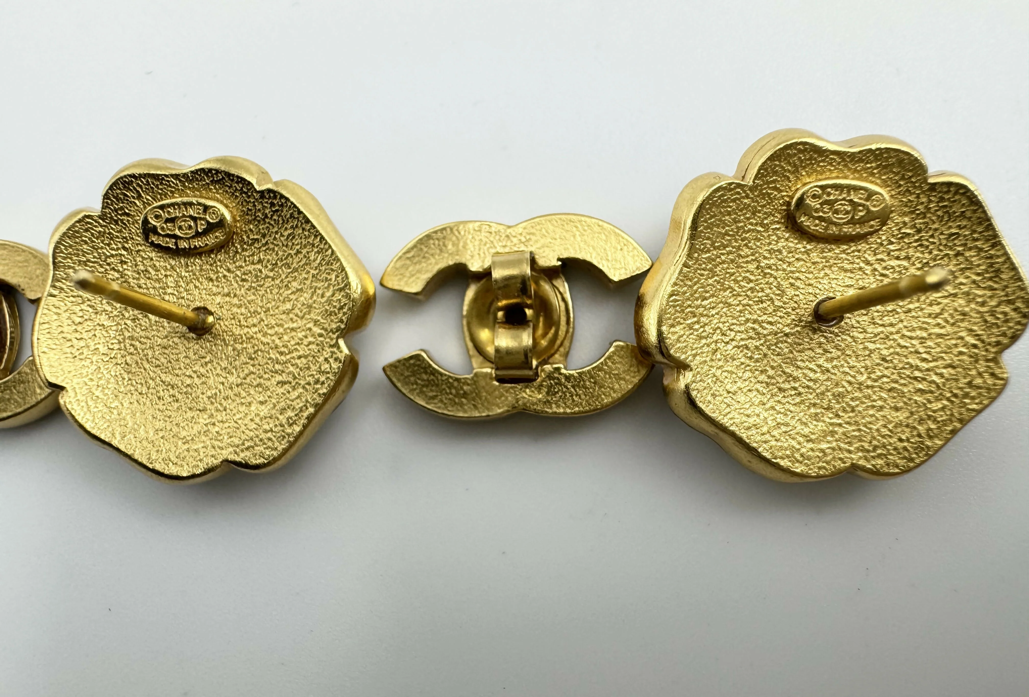 Chanel Vintage 03P Enamel Green and Red Flower Stacking Stud Earrings - Image 9