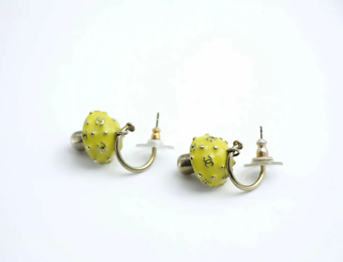 Chanel Vintage 03S Metal Yellow Mushroom Grain Hoop Stud Earrings - Image 5