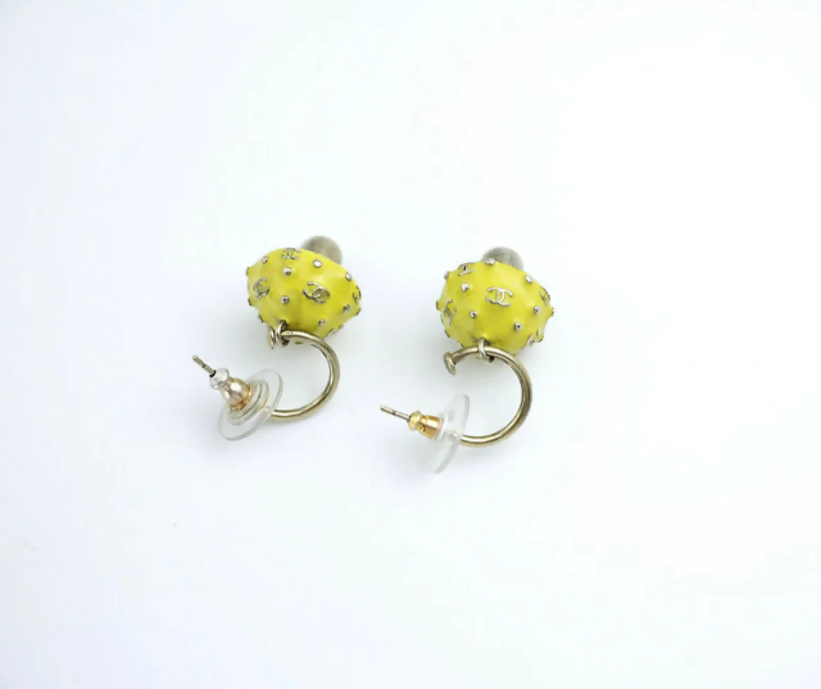 Chanel Vintage 03S Metal Yellow Mushroom Grain Hoop Stud Earrings - Image 7