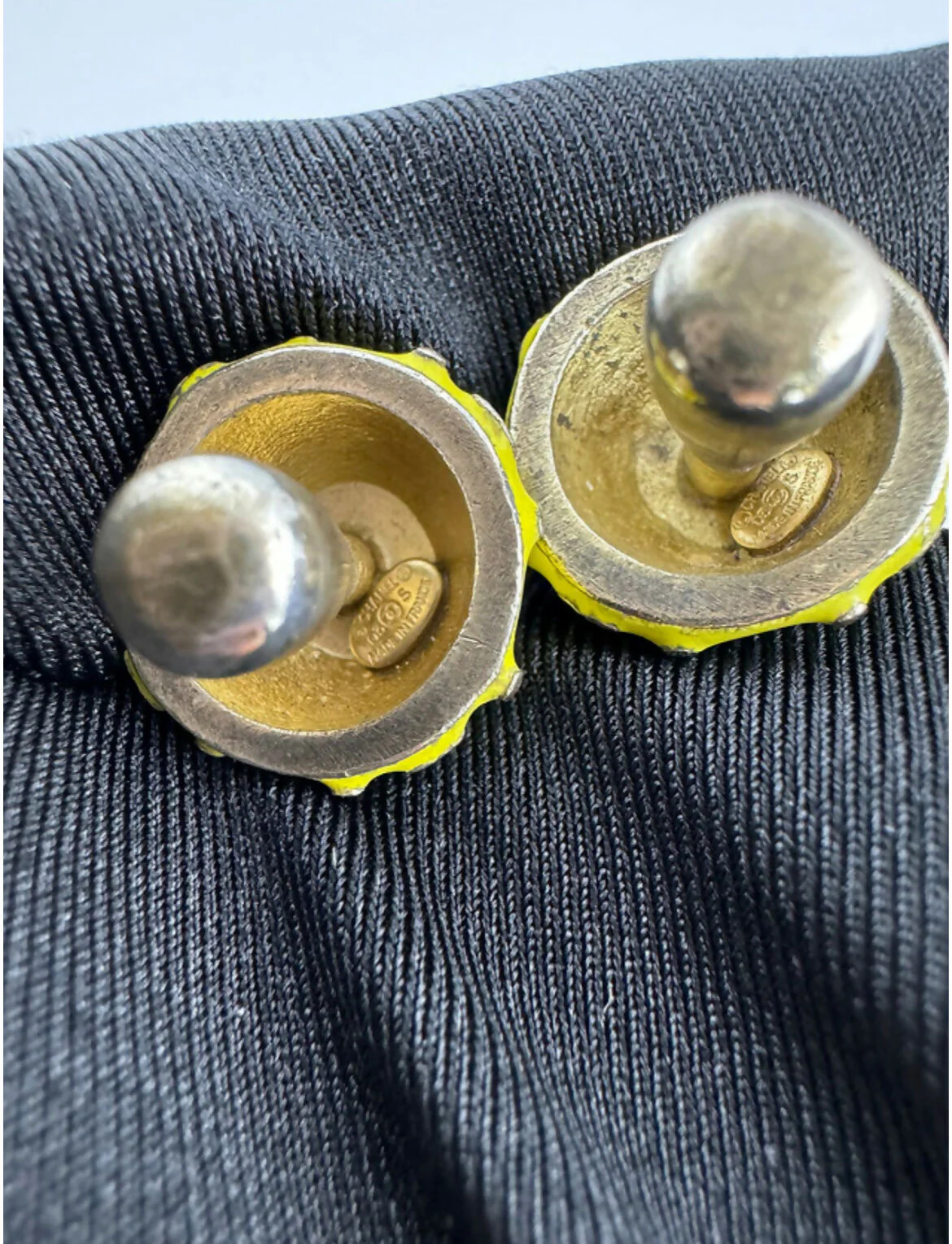Chanel Vintage 03S Metal Yellow Mushroom Grain Hoop Stud Earrings - Image 9