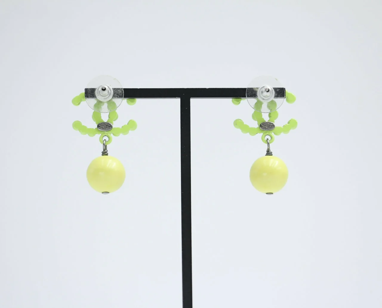 Chanel Vintage 04A Resin Fluorescent Green and Yellow Dangle Stud Earrings - Image 3