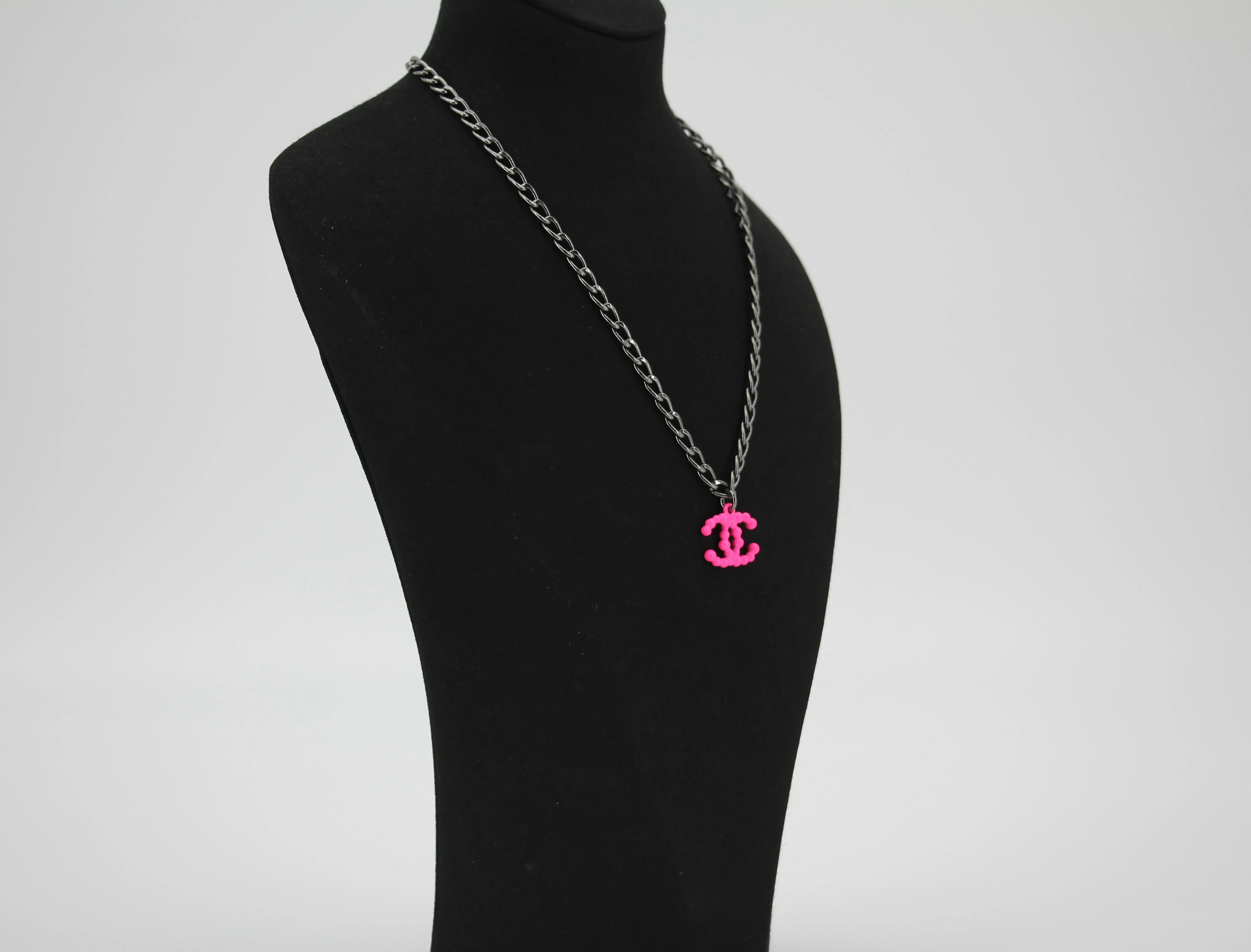 Chanel Vintage 04A Resin Fluorescent Pink CC Necklace - Image 3