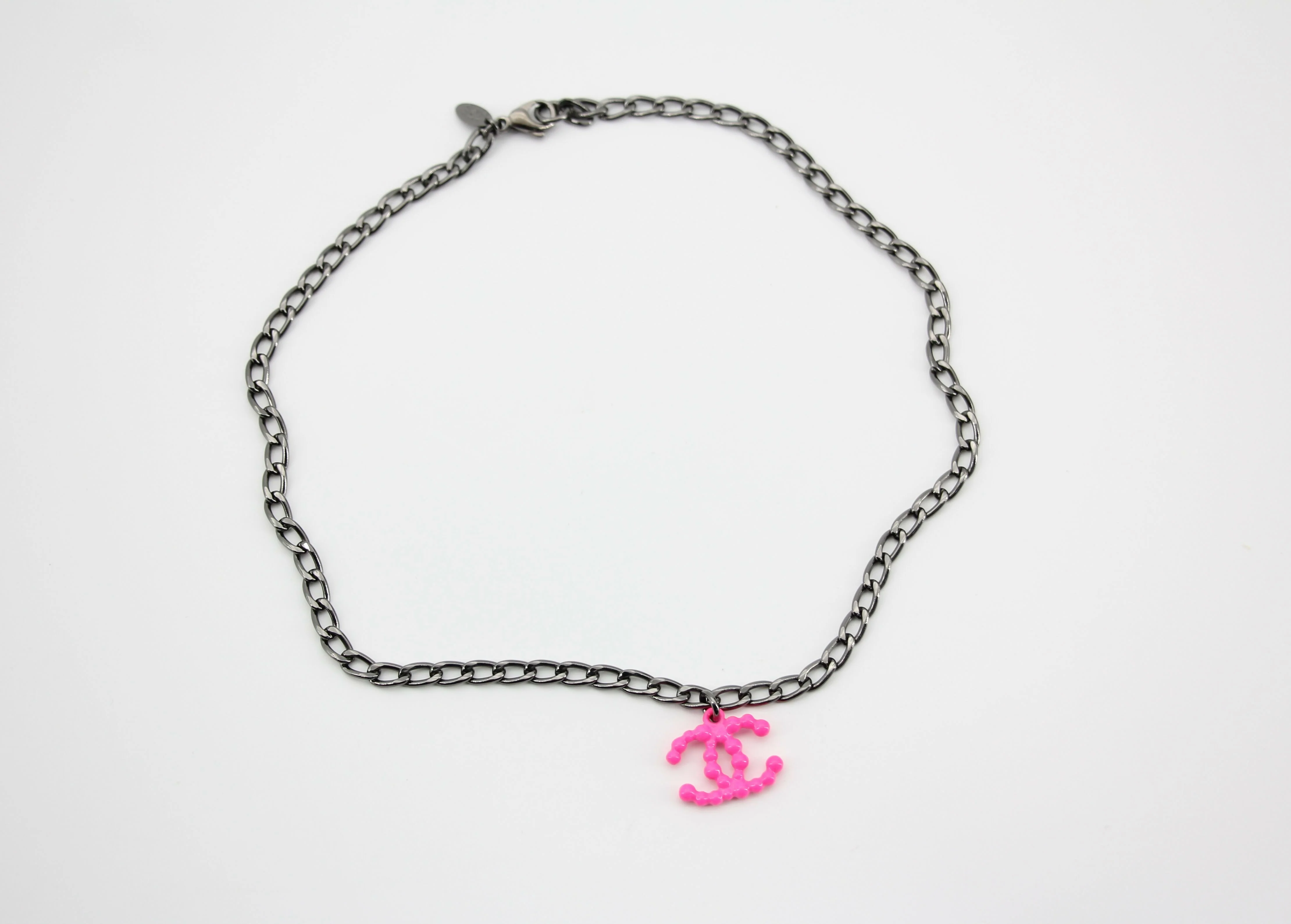 Chanel Vintage 04A Resin Fluorescent Pink CC Necklace - Image 5