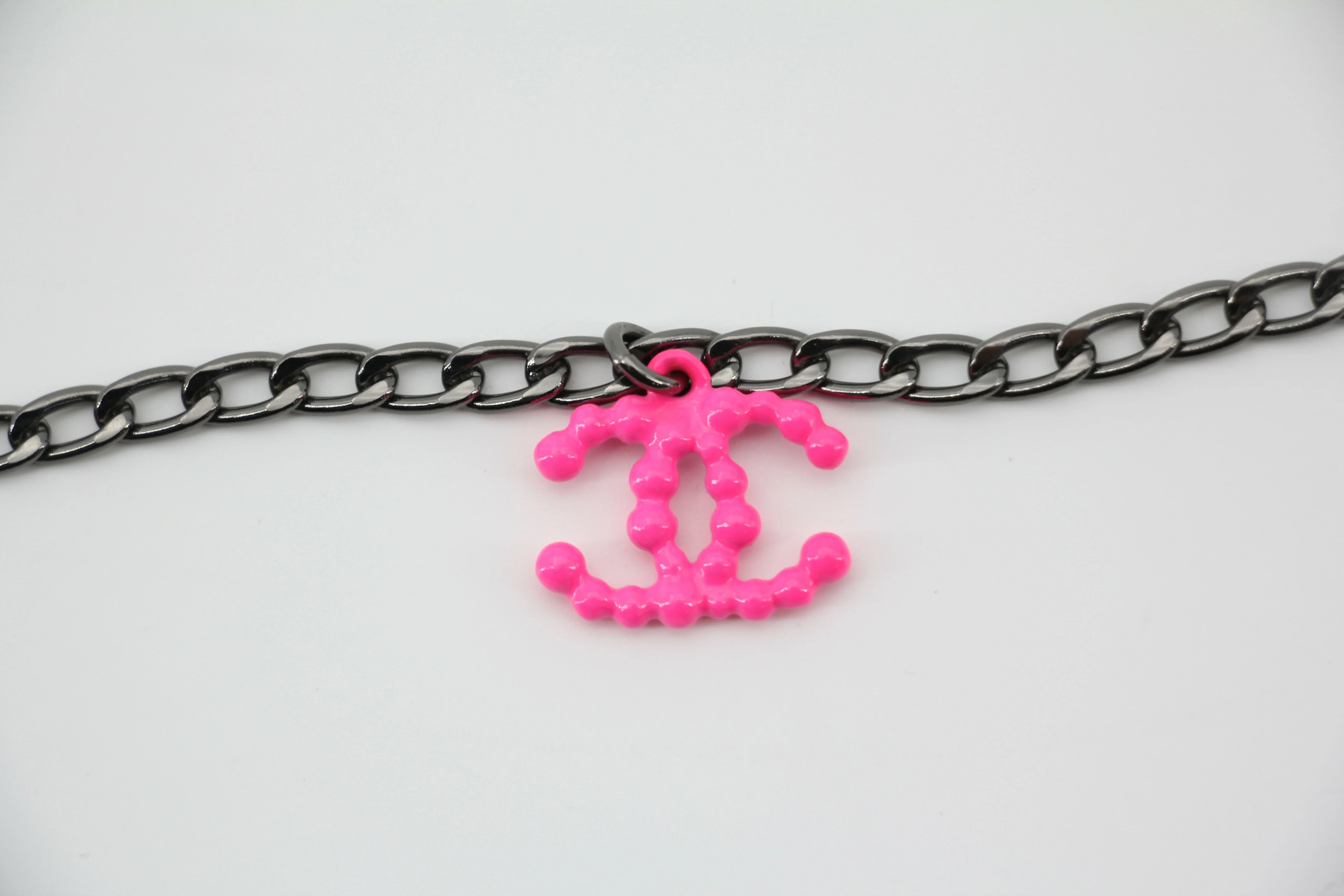Chanel Vintage 04A Resin Fluorescent Pink CC Necklace - Image 7
