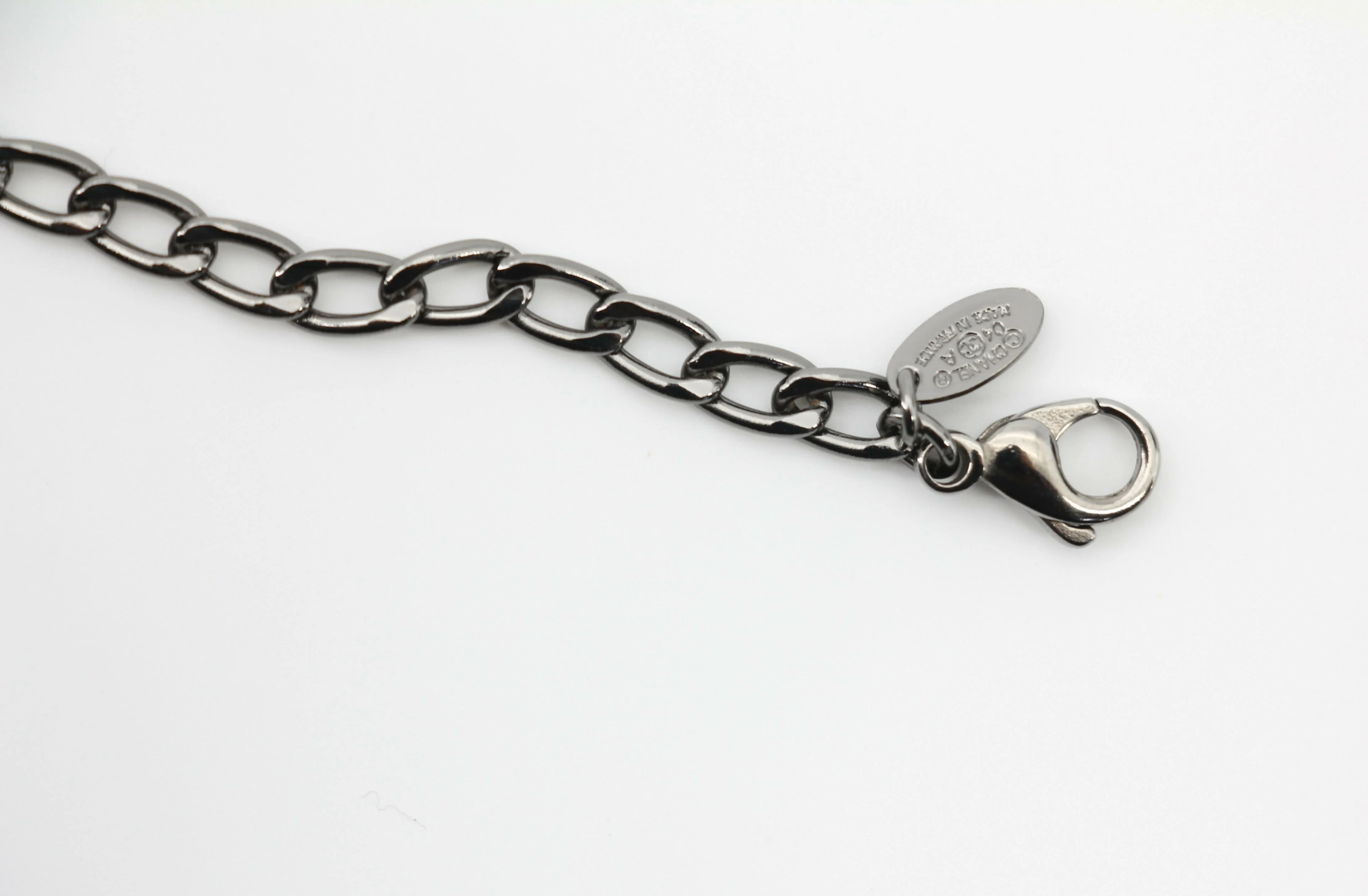 Chanel Vintage 04A Resin Fluorescent Pink CC Necklace - Image 8