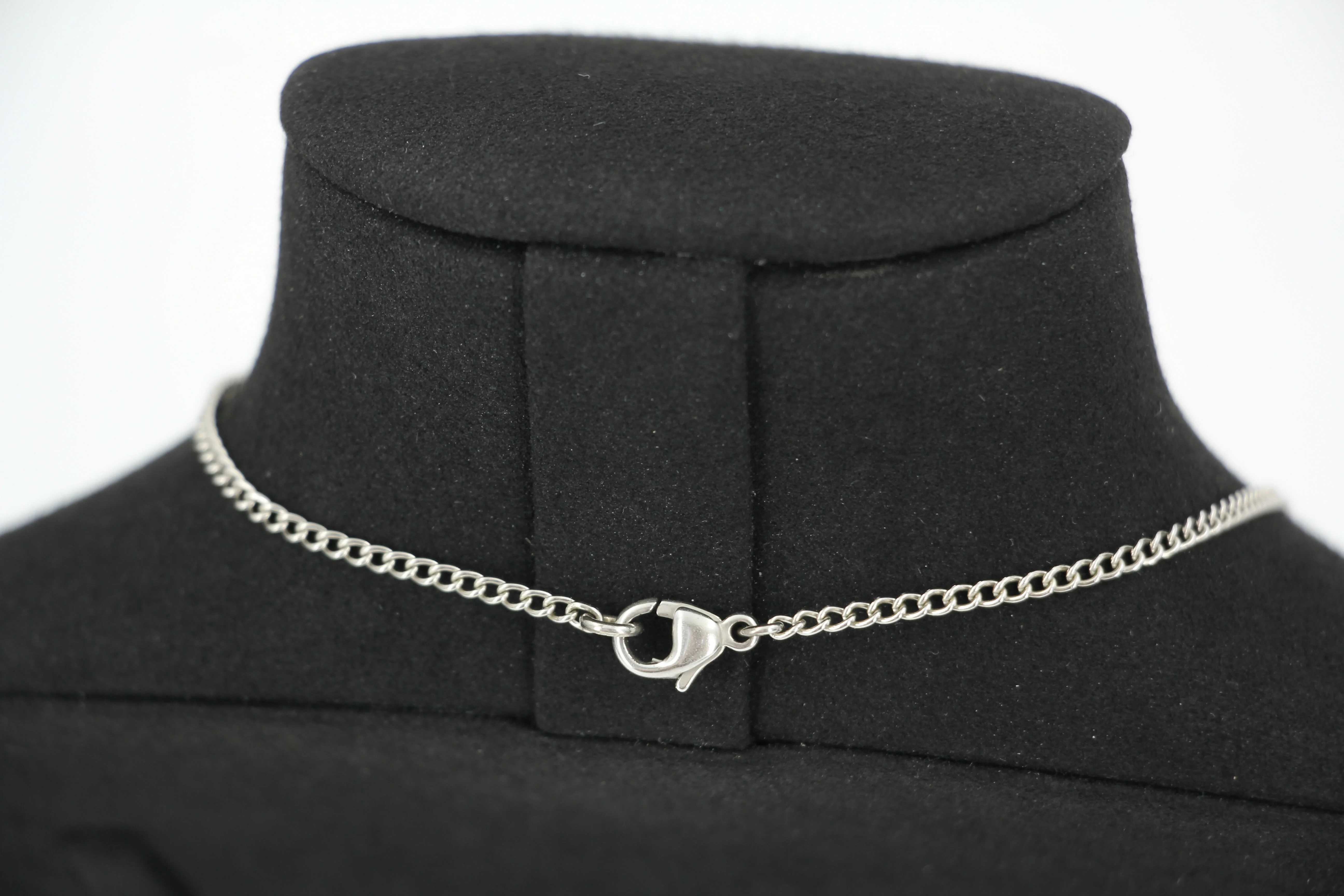 Chanel Vintage 04P Enamel Peach Pink CC Silver Chain Necklace - Image 2