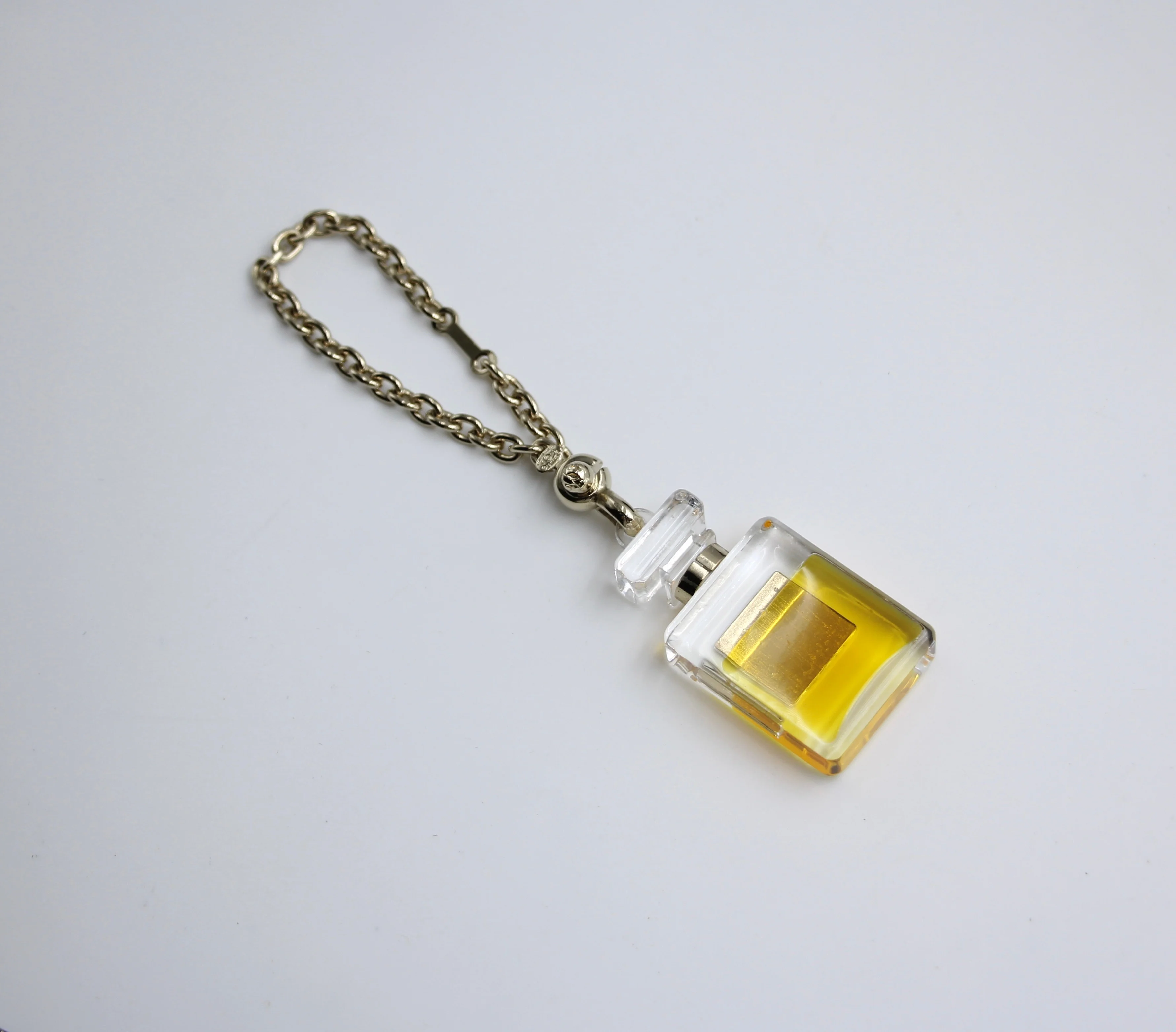 Chanel Vintage 04P Gold Plated No 5 Perfume Bottle Handbag Charm - Image 10
