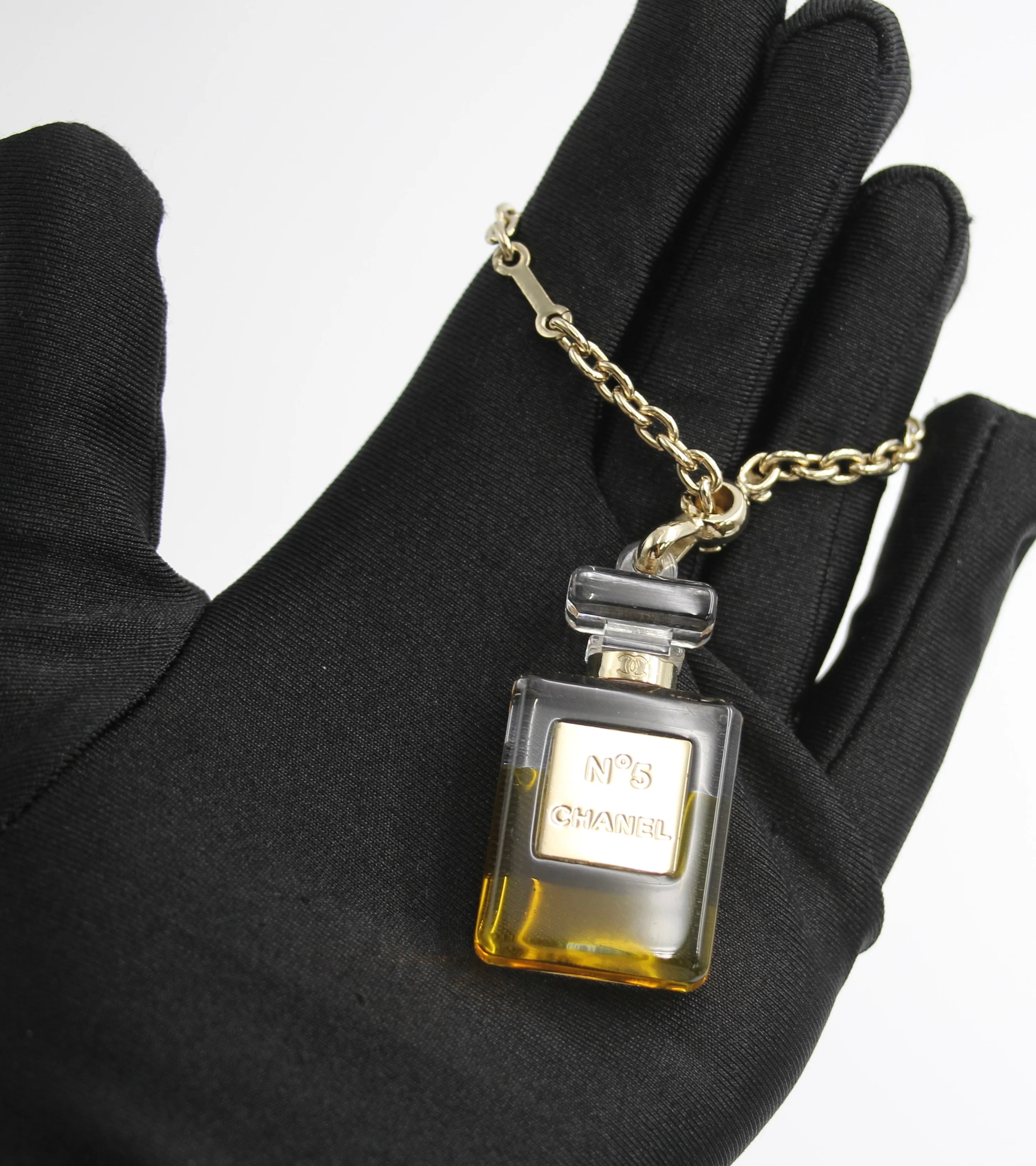 Chanel Vintage 04P Gold Plated No 5 Perfume Bottle Handbag Charm - Image 2