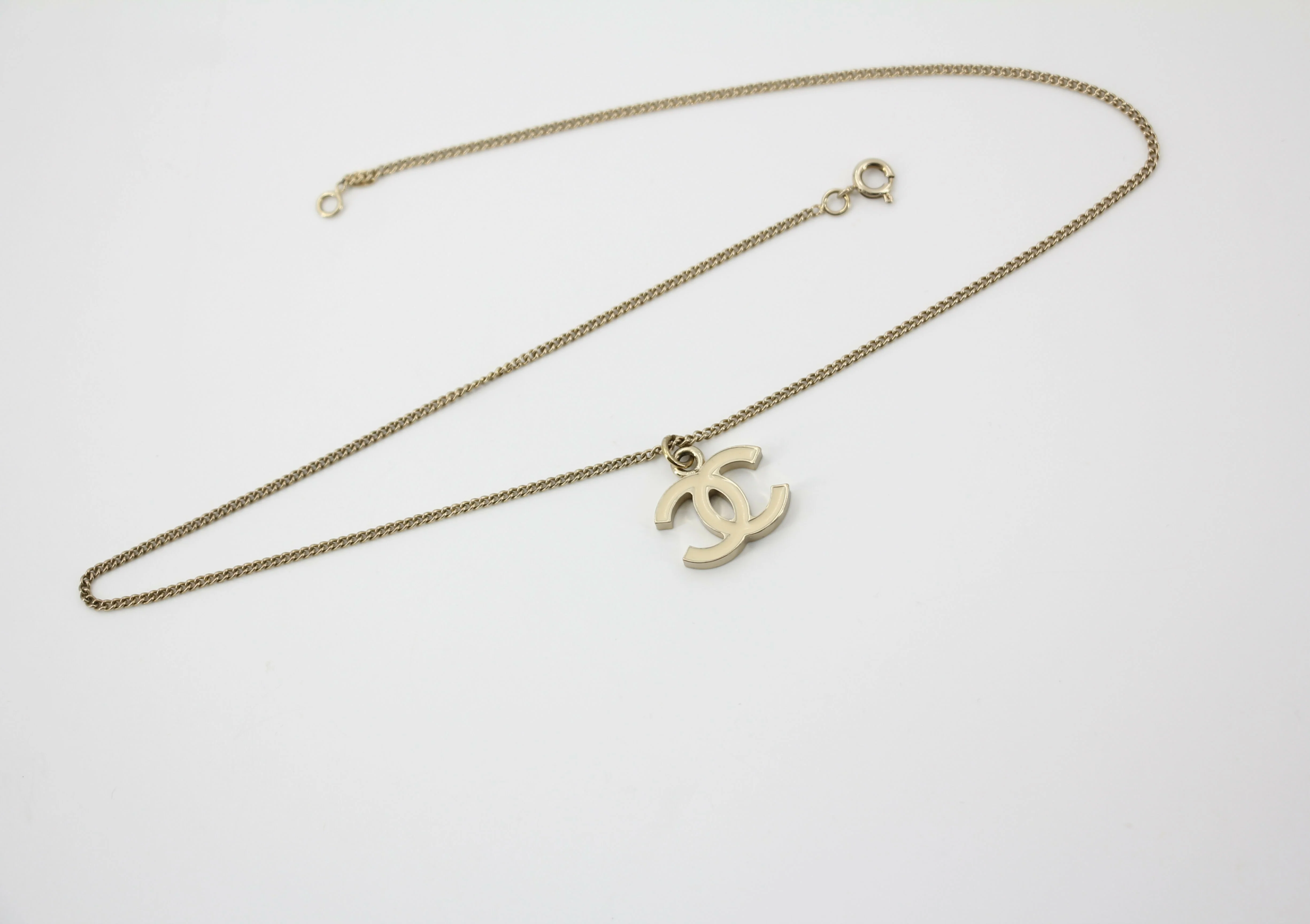 Chanel Vintage 04V Enamel Classic White CC Light Gold Necklace