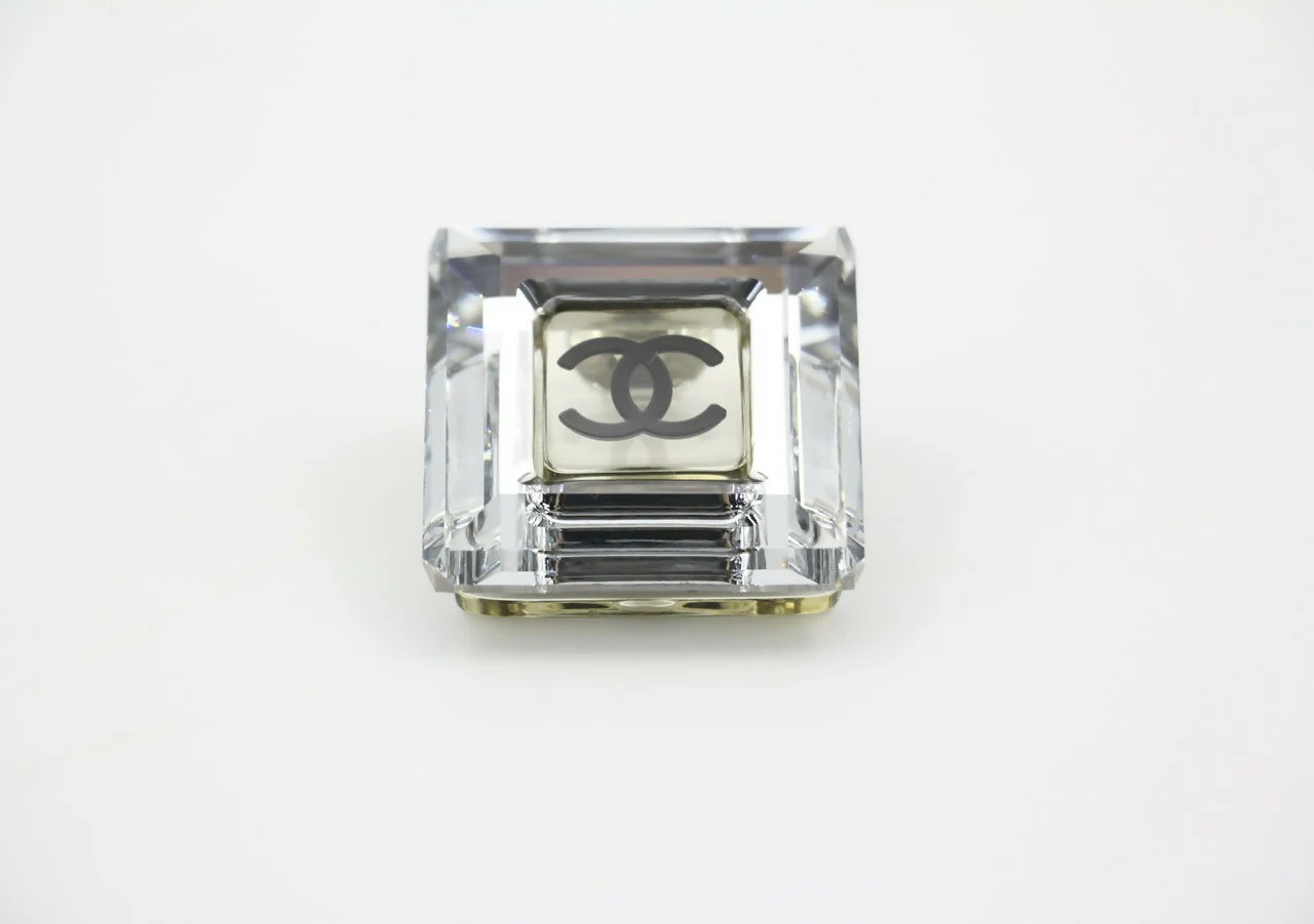 Chanel Vintage 05A Resin Mirrored Square Coco Mark Translucent Brooch - Image 6