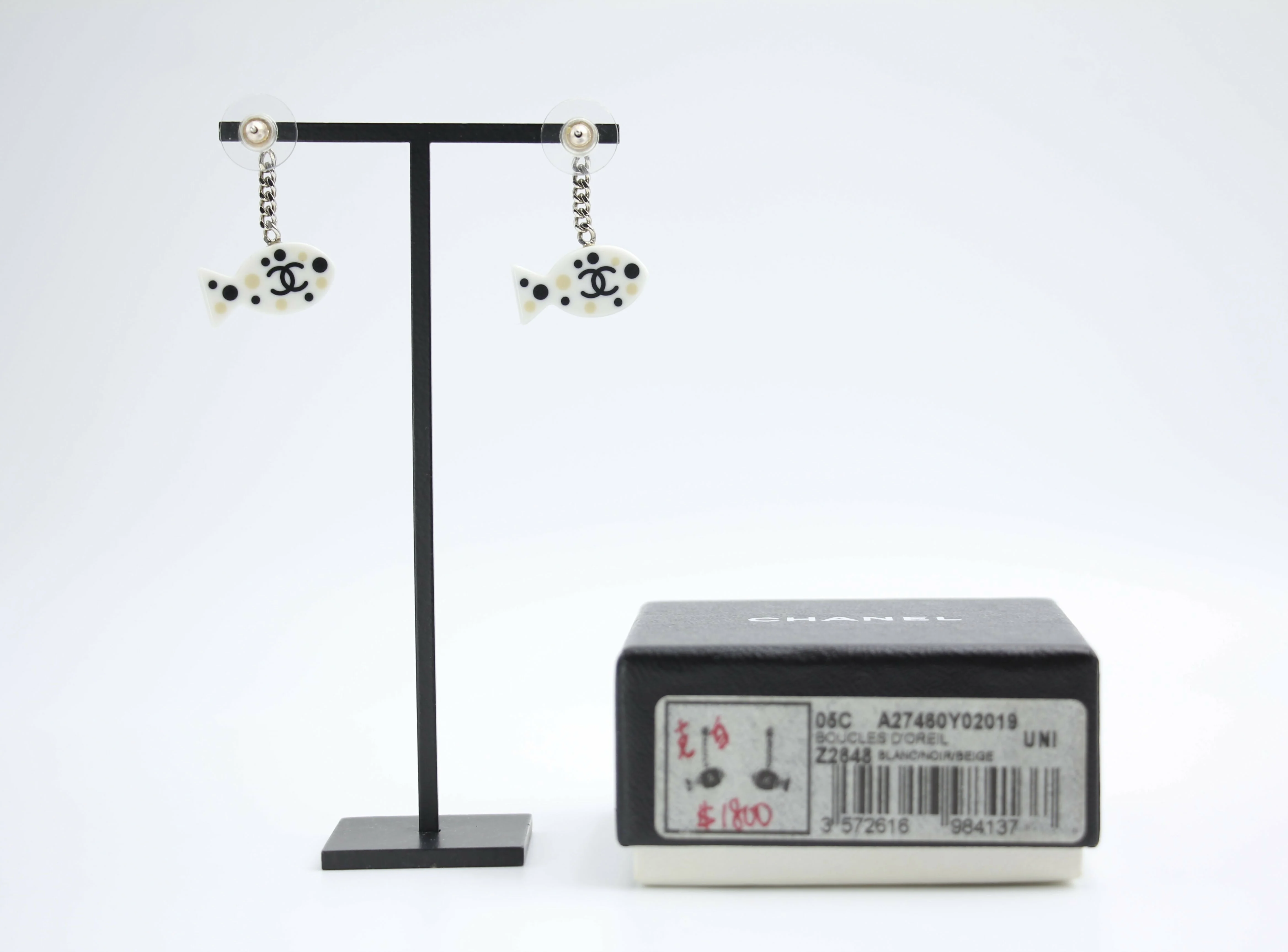 Chanel Vintage 05C Resin Black and White Fishes Stud Earrings - Image 2