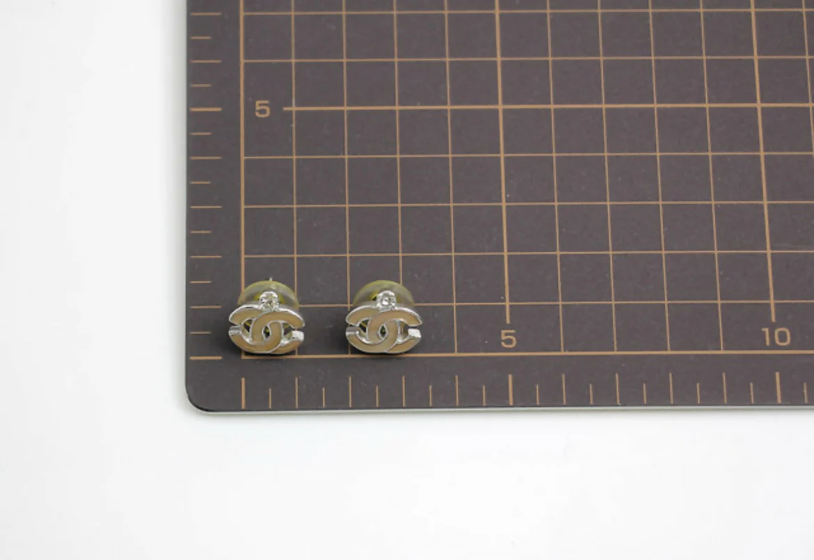 Chanel Vintage 05C Rhinestone Brown Stud Earrings - Image 10