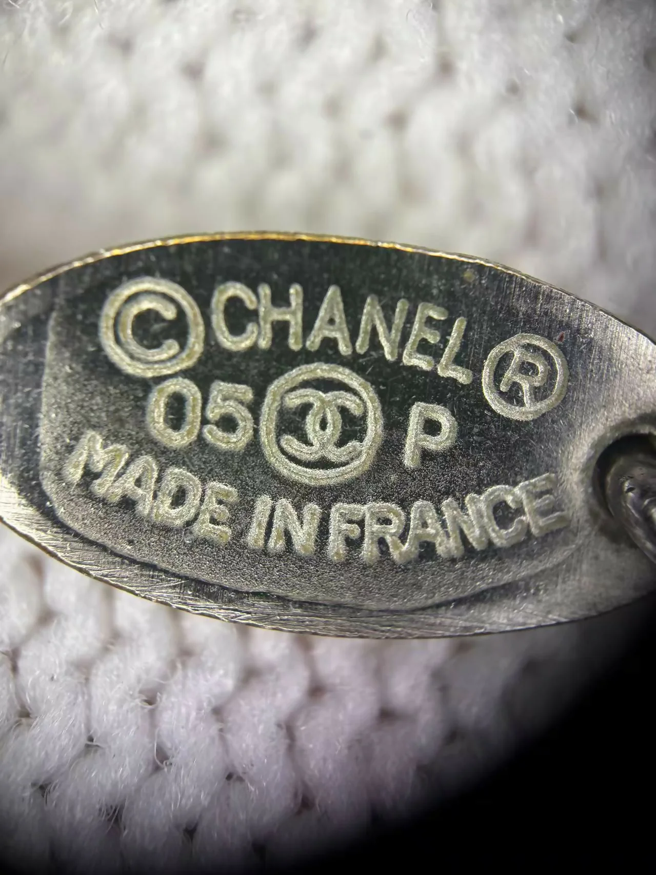 Chanel Vintage 05P Resin Round Pink and White Stripes Necklace - Image 8