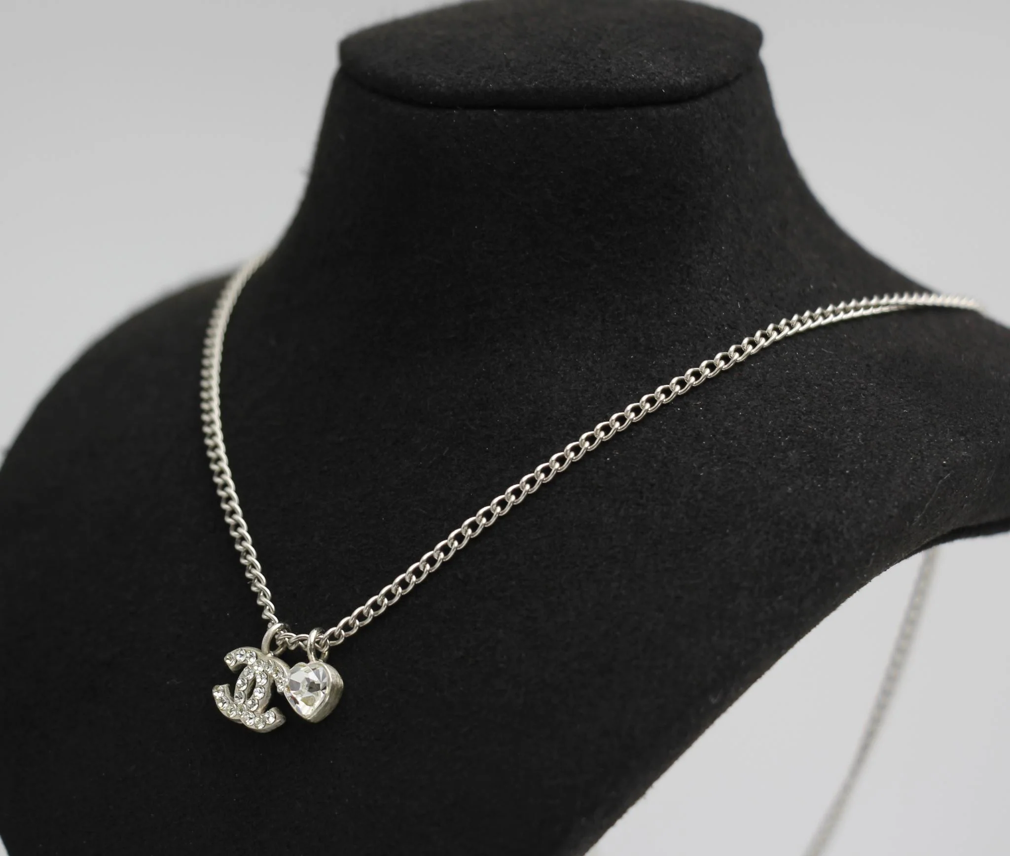 Chanel Vintage 05P Rhinestone Silver Heart Necklace - Image 2