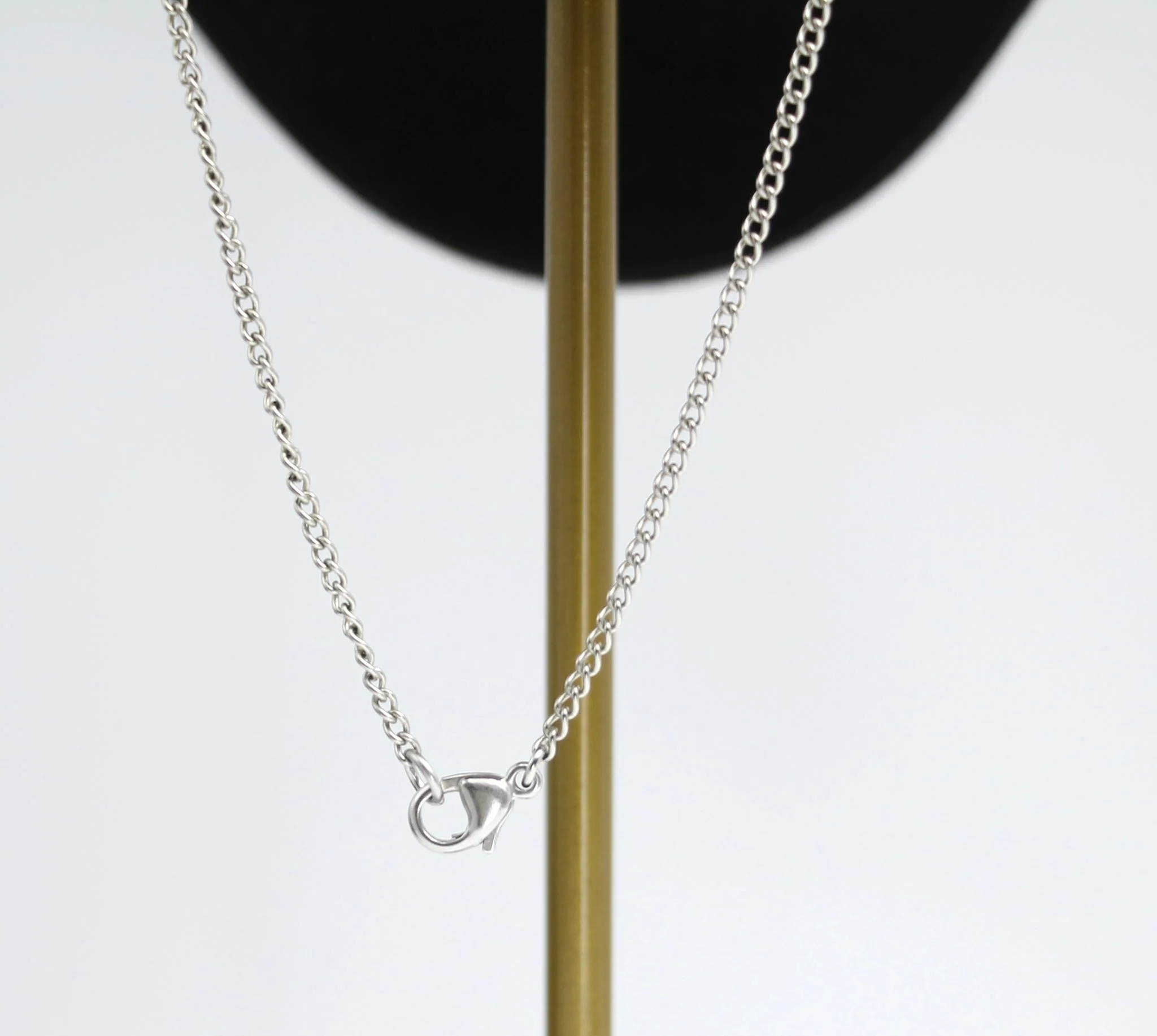 Chanel Vintage 05P Rhinestone Silver Heart Necklace - Image 5