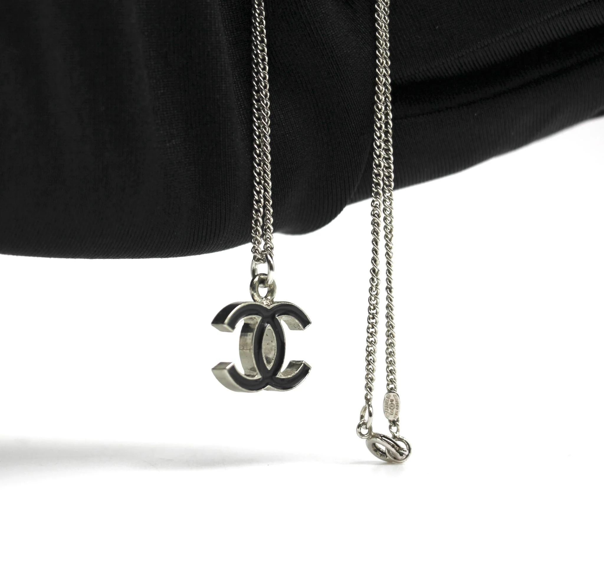 Chanel Vintage 05V Enamel Classic Black Cc Necklace - Image 8
